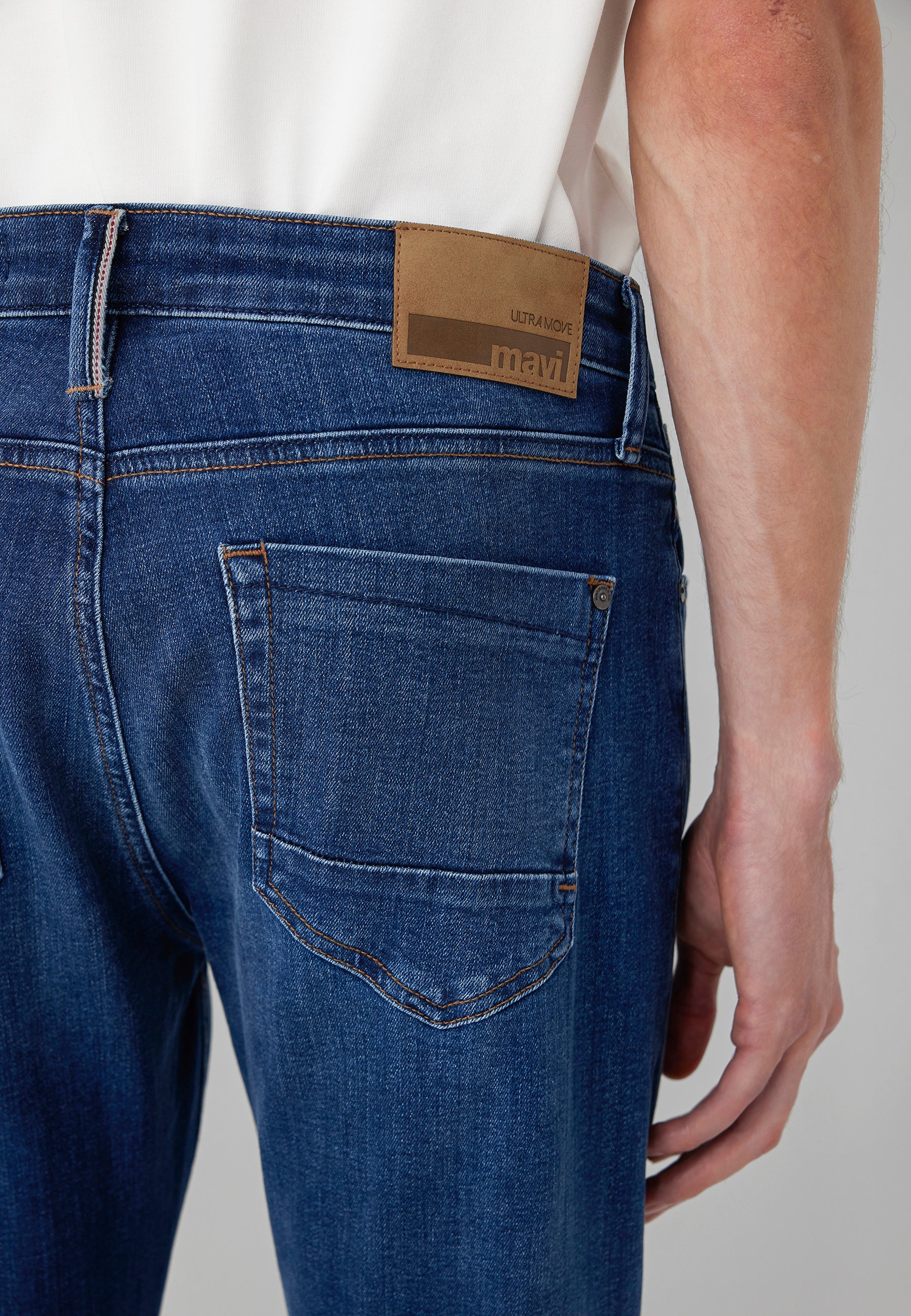 Jeans Marcus in Galaxy Blue Ultra Move Jeans Mavi