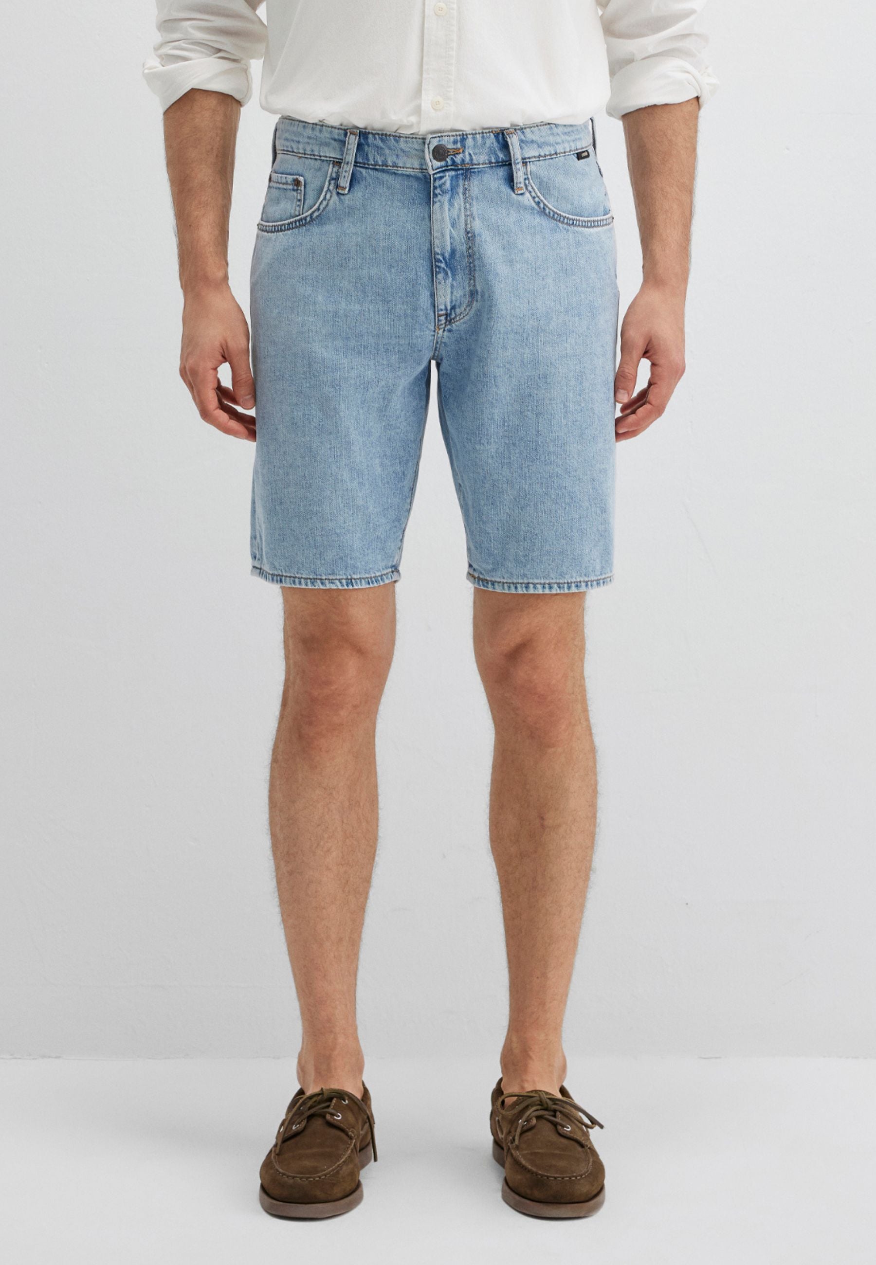 Lucas in Dusty Vintage 90´S Jeansshorts Mavi
