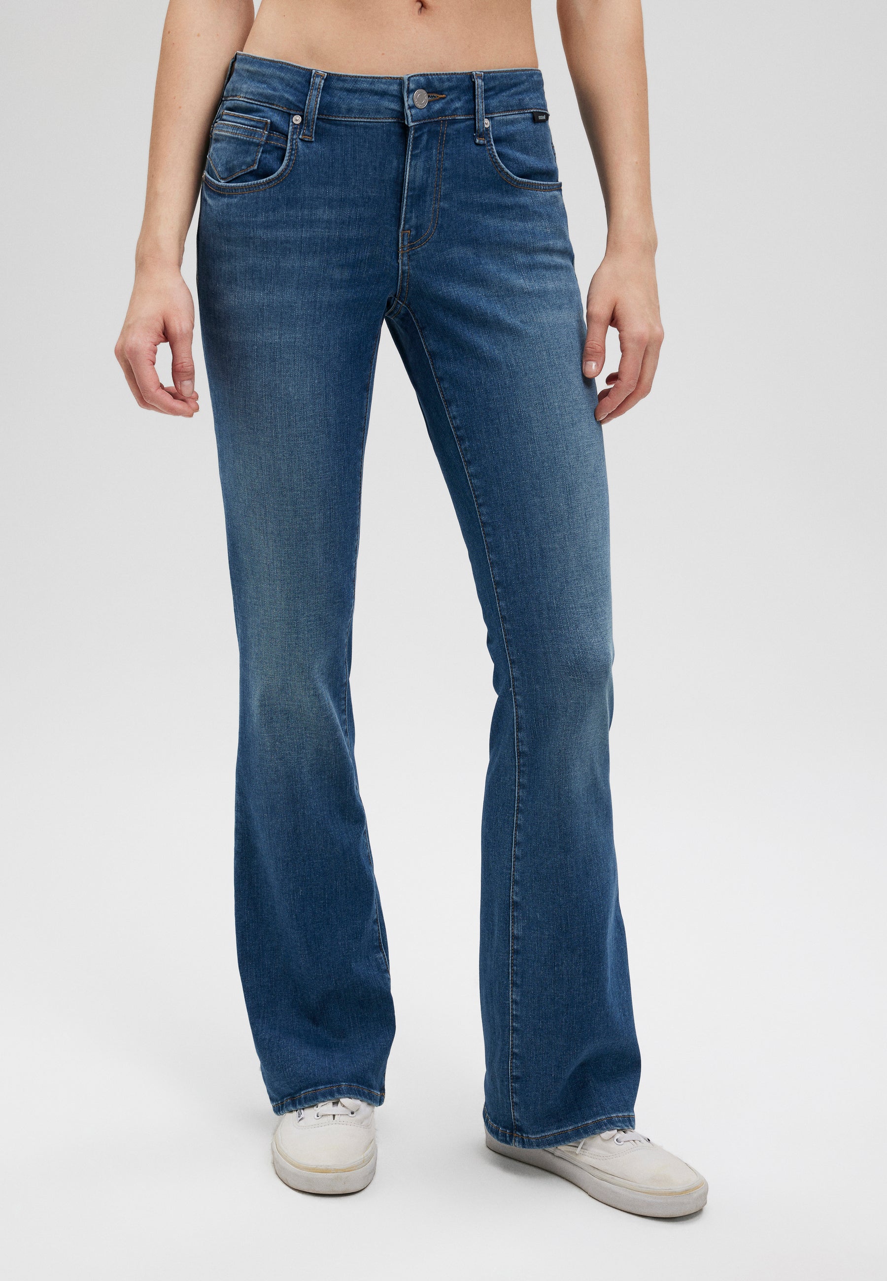 Bella Mid-Rise in Dark Brushed Everyday Jeans Mavi   