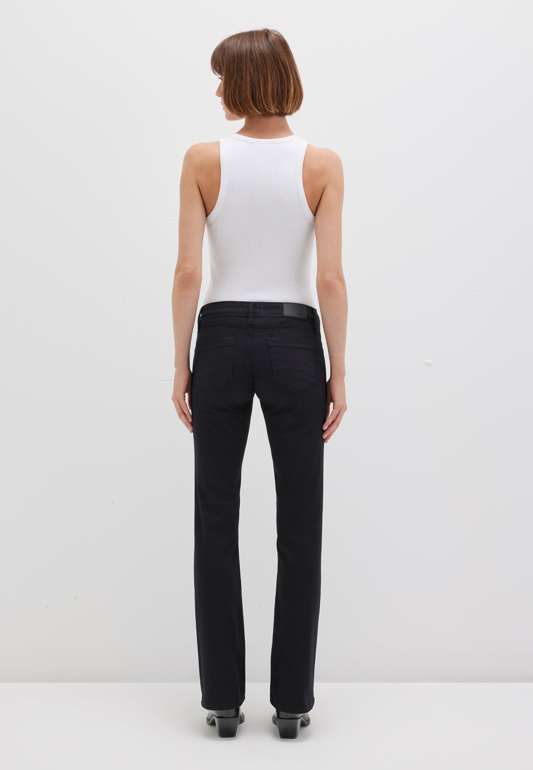 Bella Mid-Rise in Double Black Str Jeans Mavi