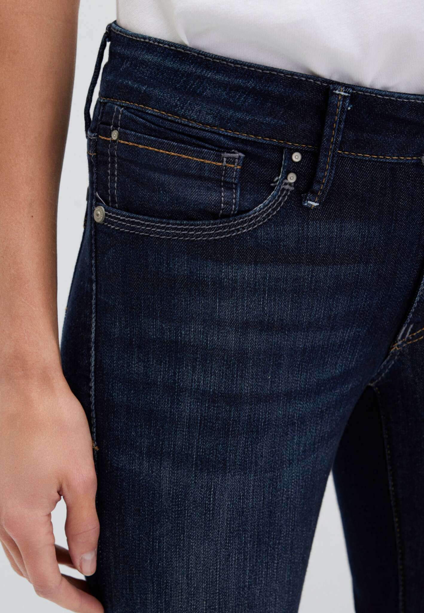 Bella Mid-Rise in Rinse Miami Stretch Jeans Mavi