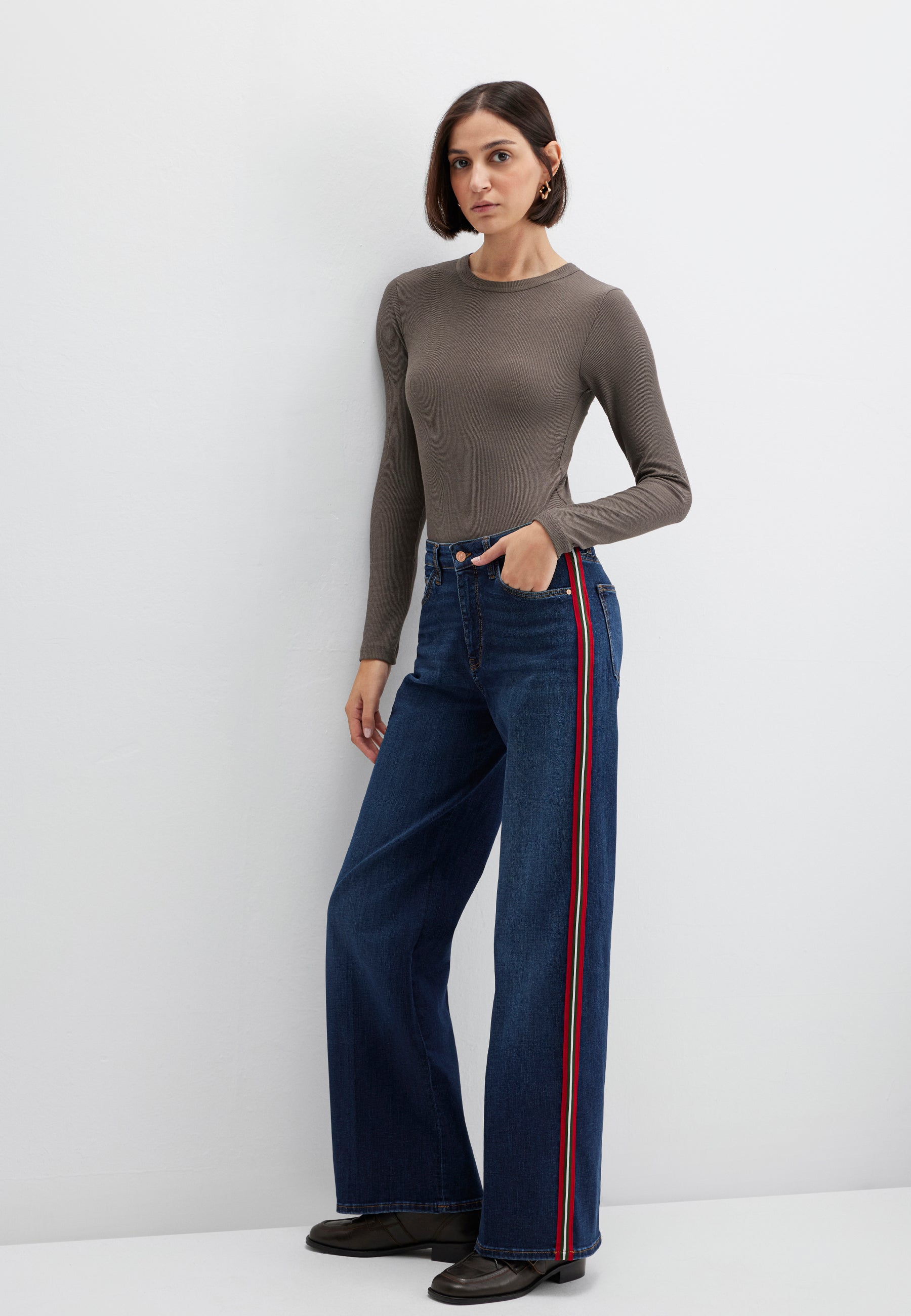 Malibu in Deep Blue Str