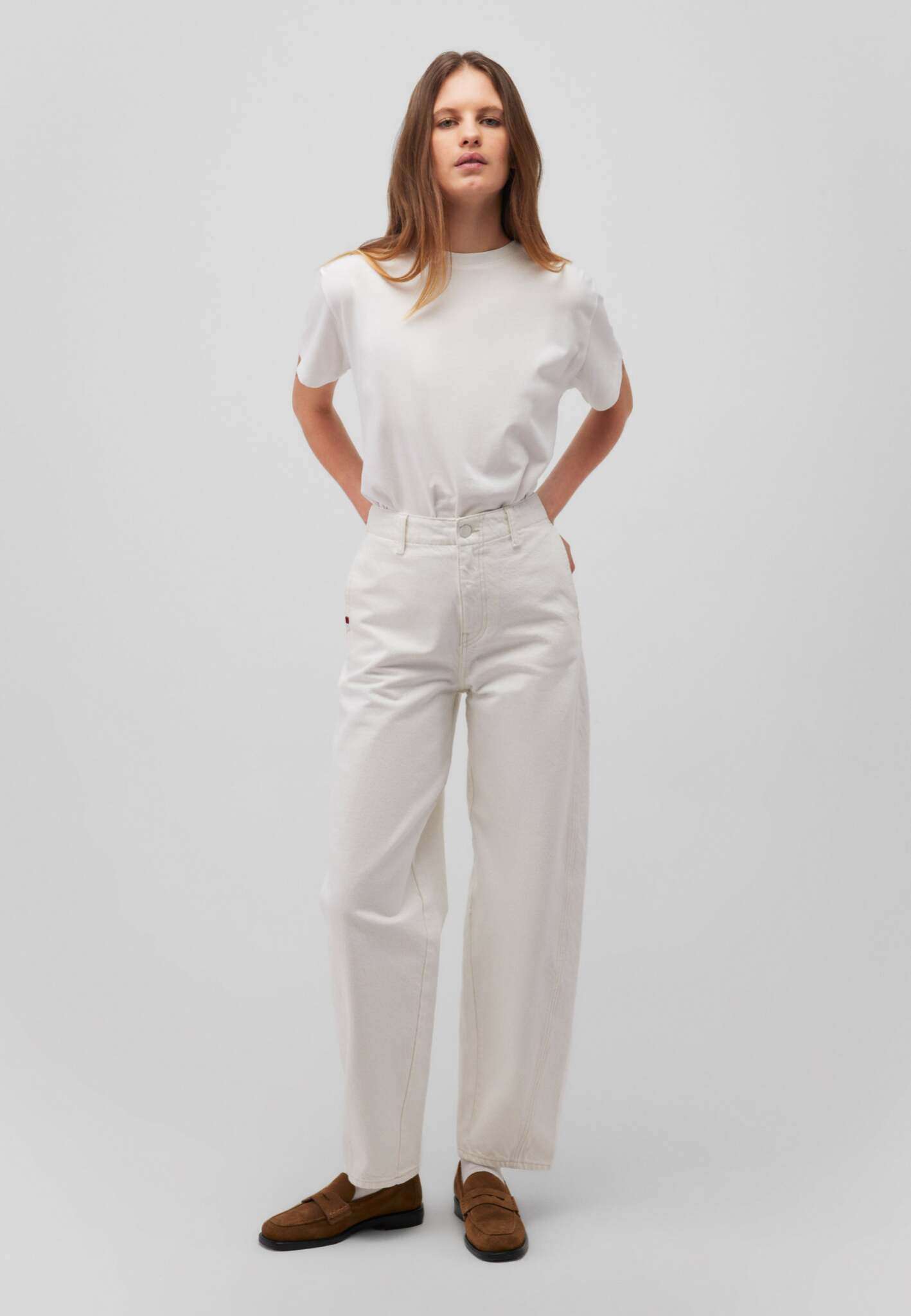 Sakura in Off White Denim Jeans Mavi