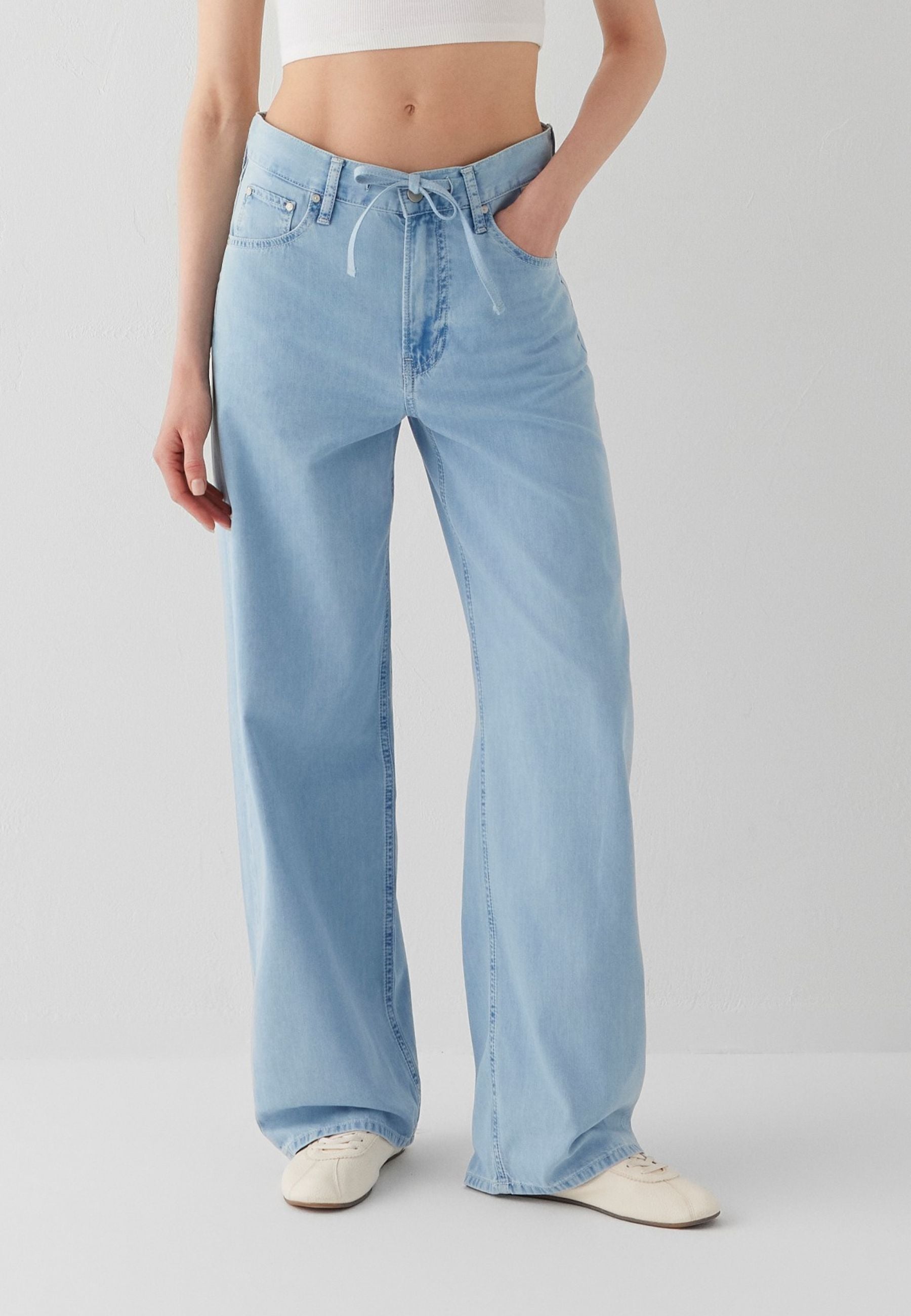 Nella in Bleached Lt Denim