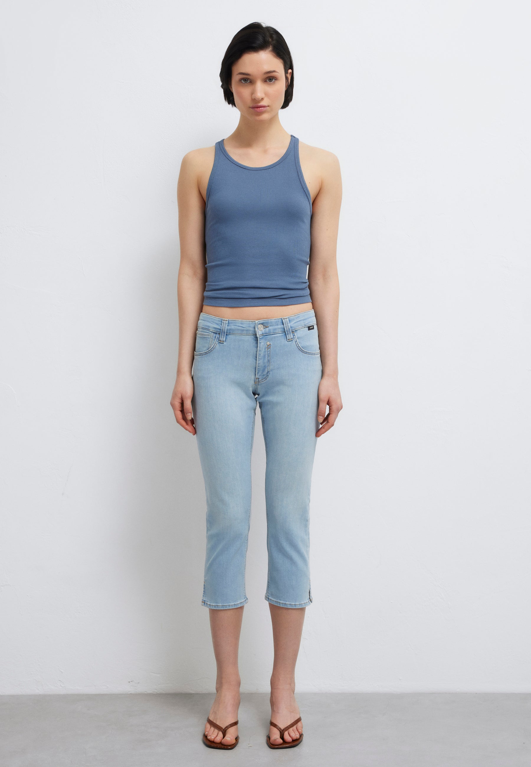 Liora in Lt Brushed Str Jeans Mavi