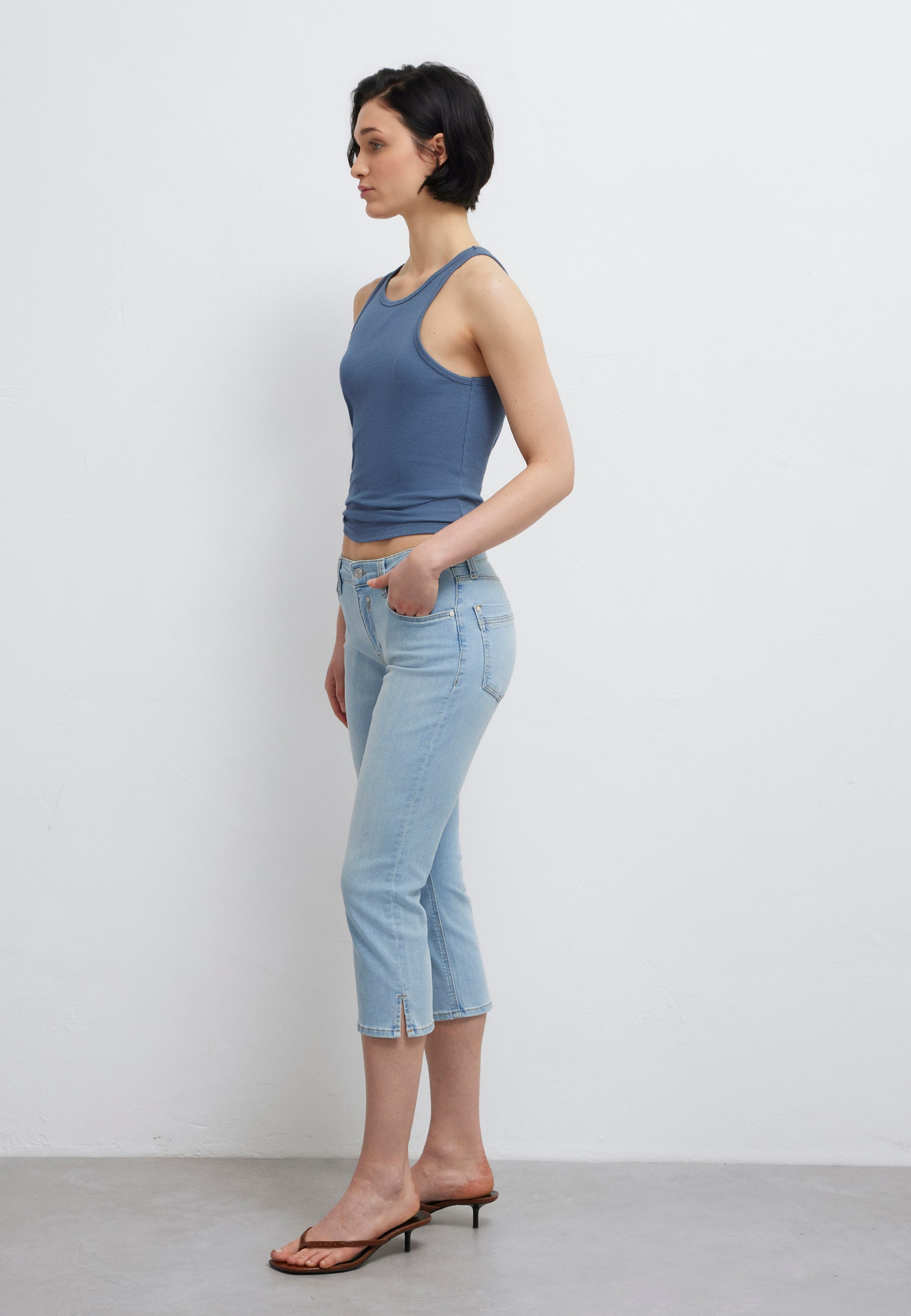 Liora in Lt Brushed Str Jeans Mavi