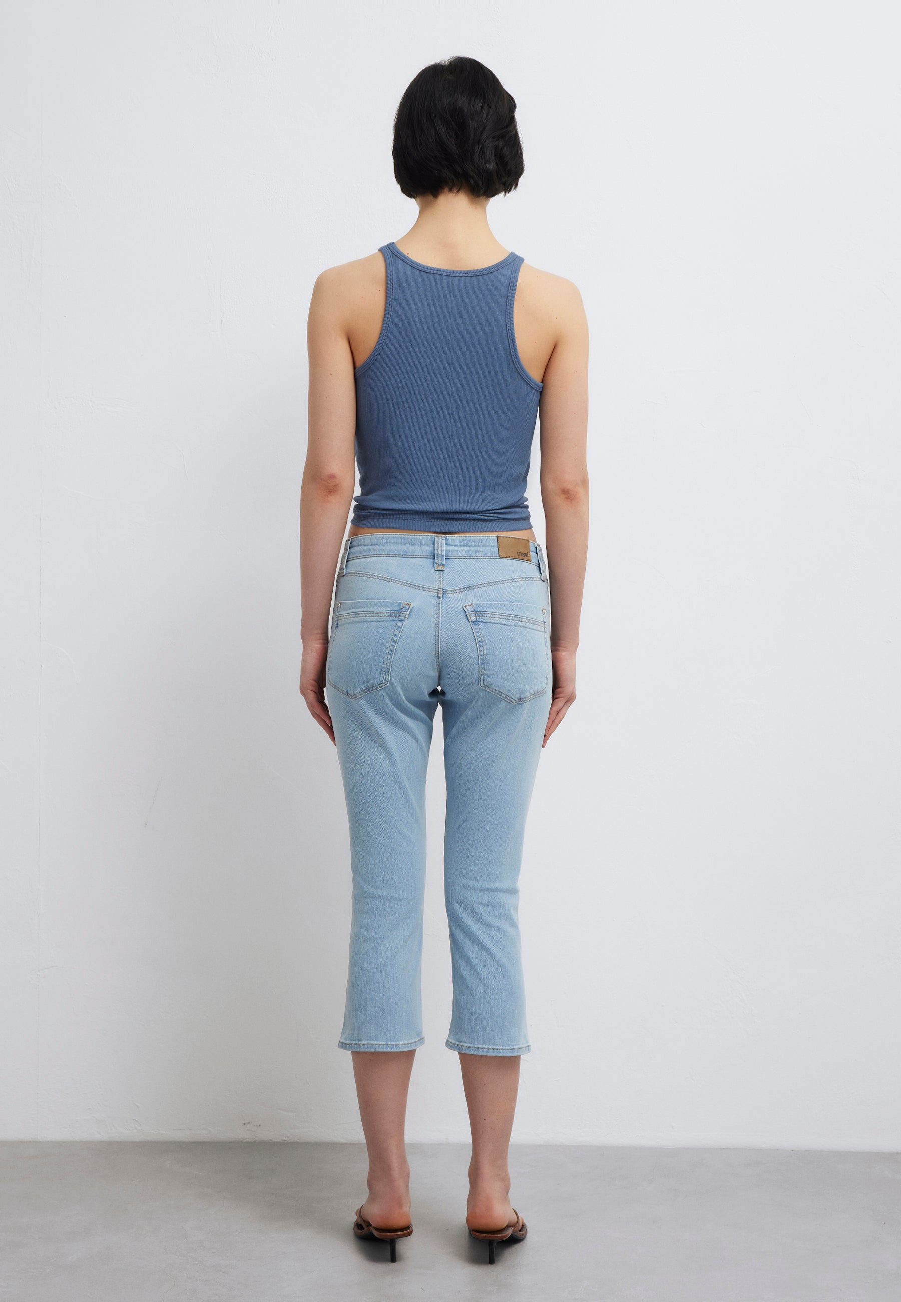 Liora in Lt Brushed Str Jeans Mavi