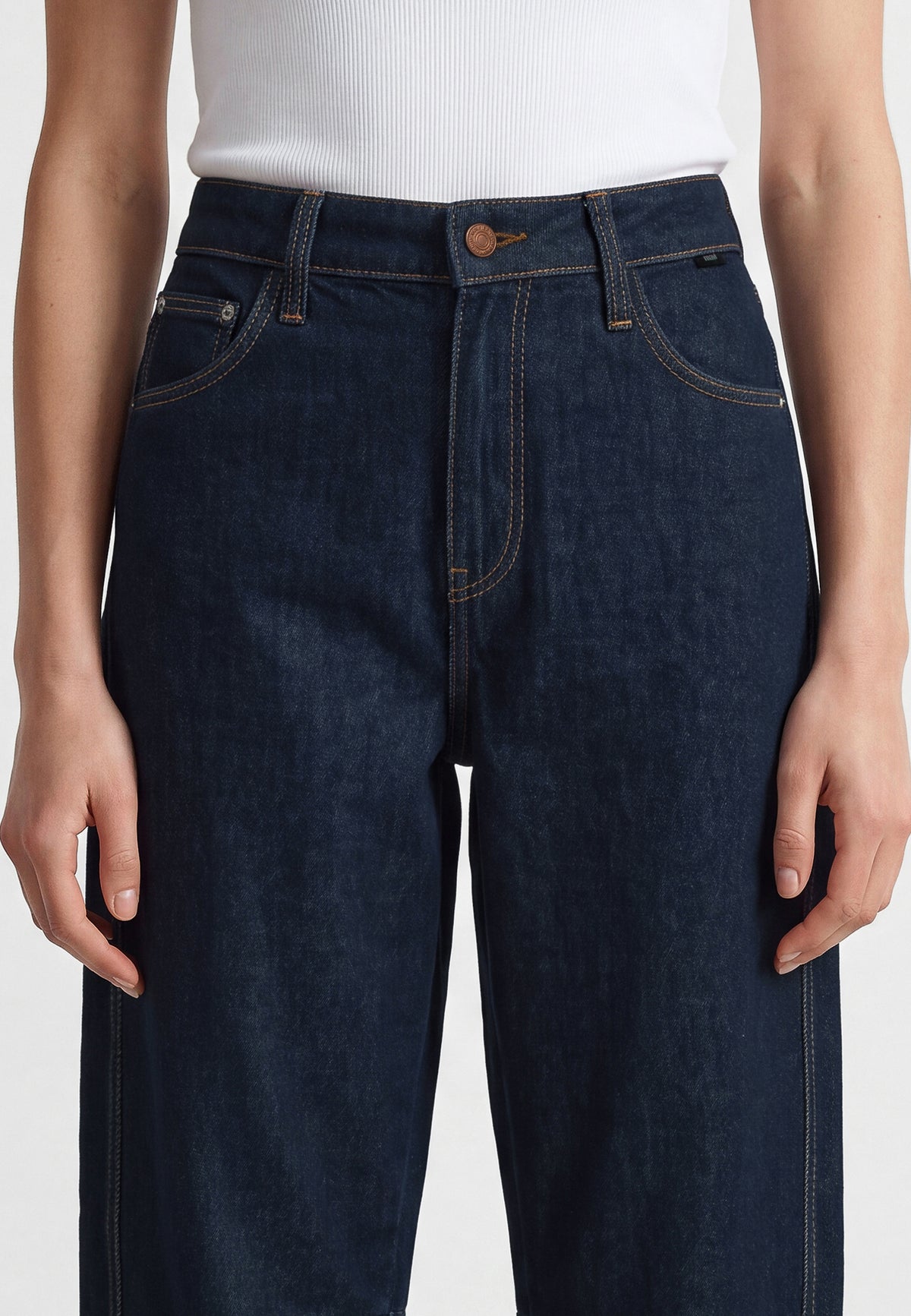 Jeans Leila With Cut in Rinse 90S Jeans Mavi