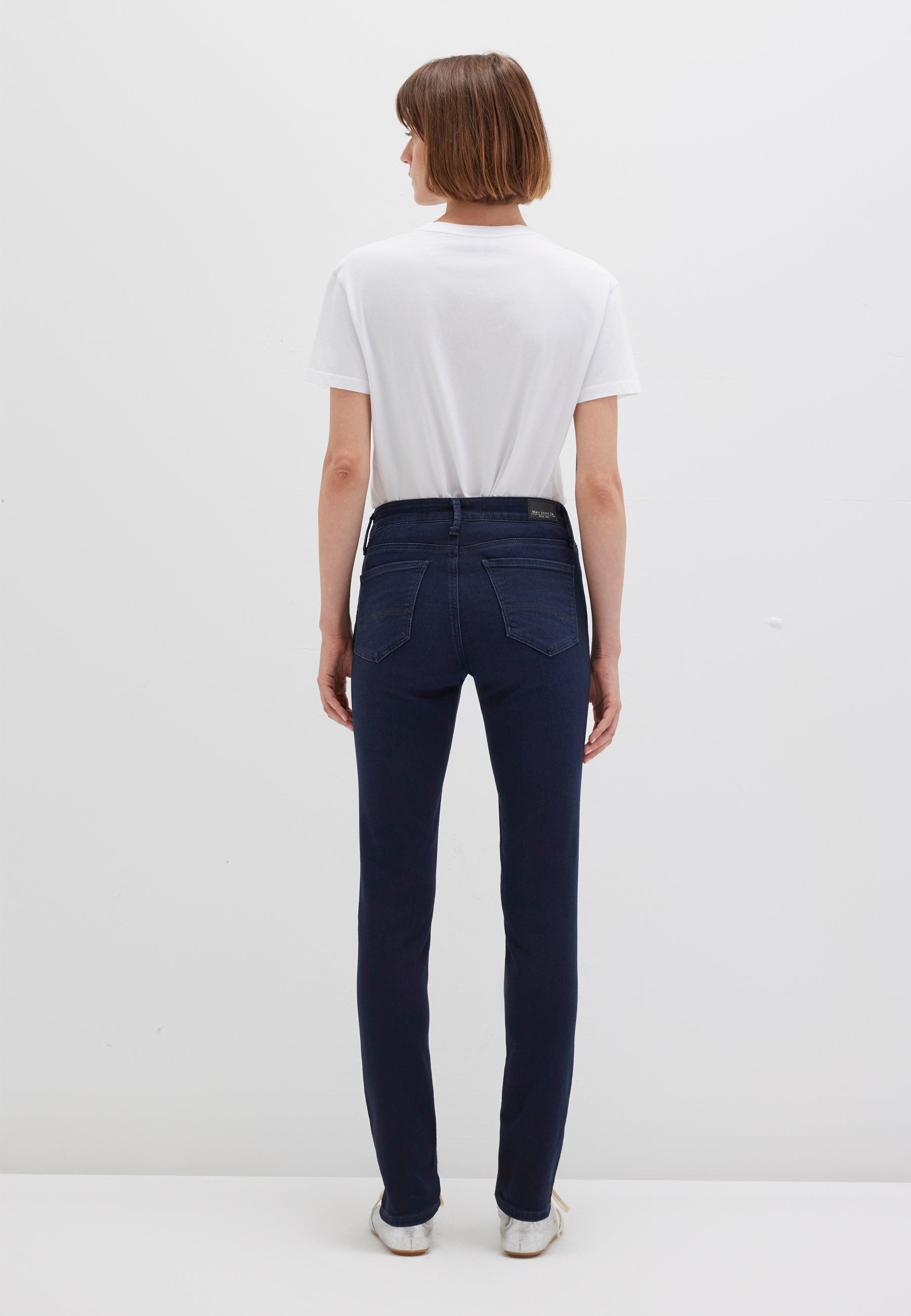 Sophie in Ink Uptown Sporty Jeans Mavi