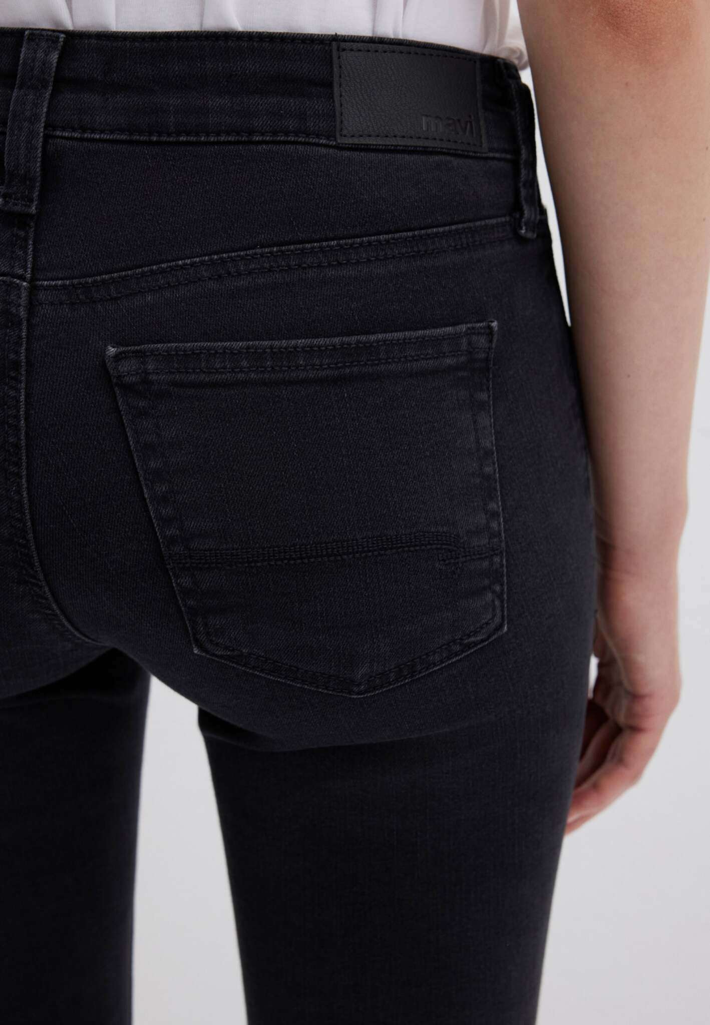 Adriana in Smoke Brushed Stretch Jeans Mavi