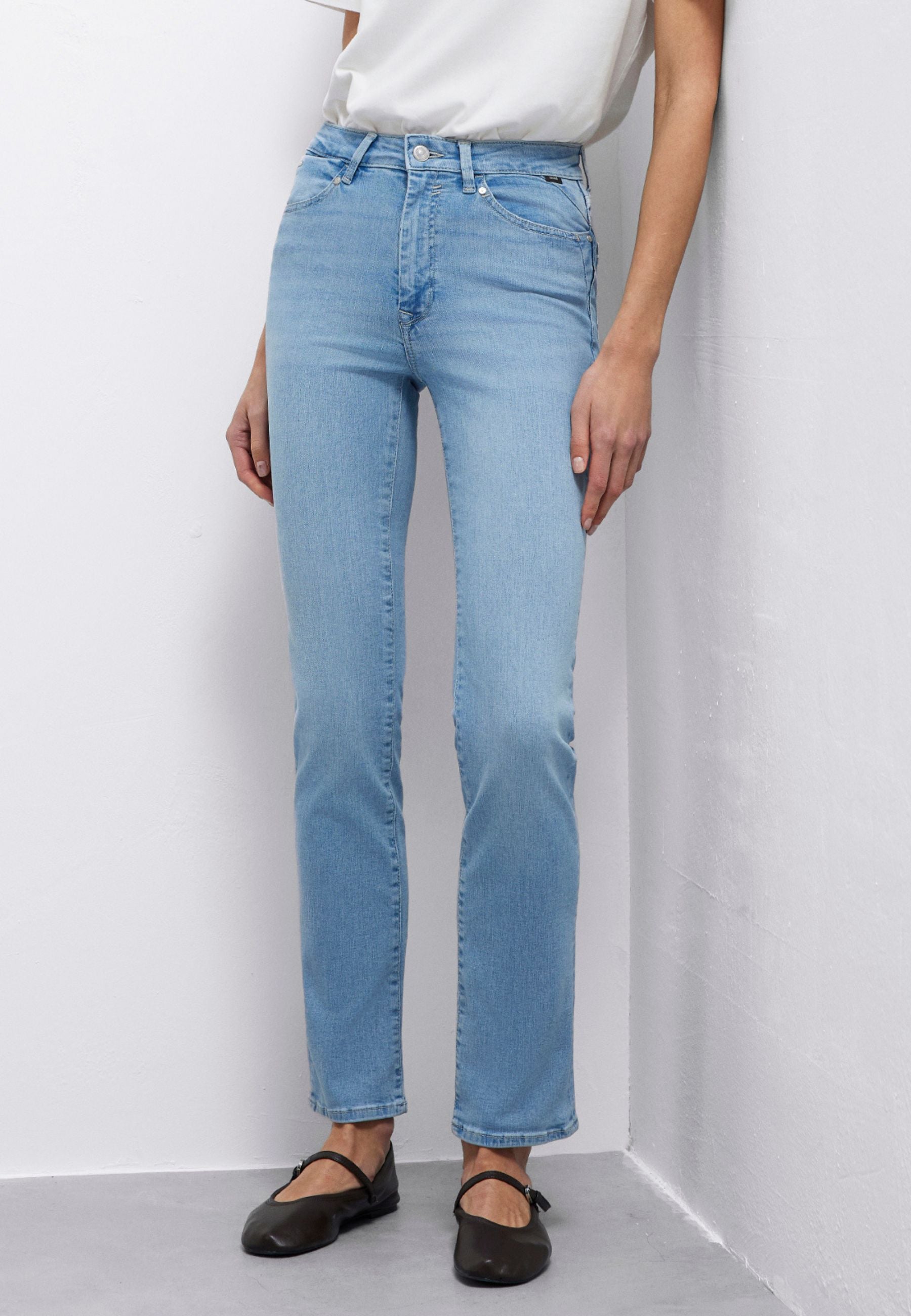 Kendra in Lt Brushed Glam Jeans Mavi