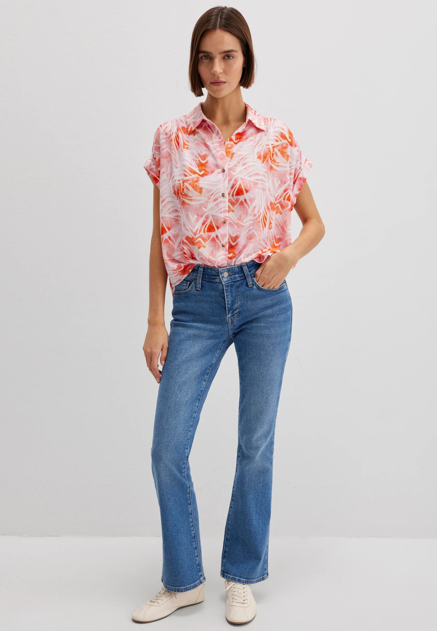 Short Sleeve Shirt in Water Leaf Print Hemden Mavi