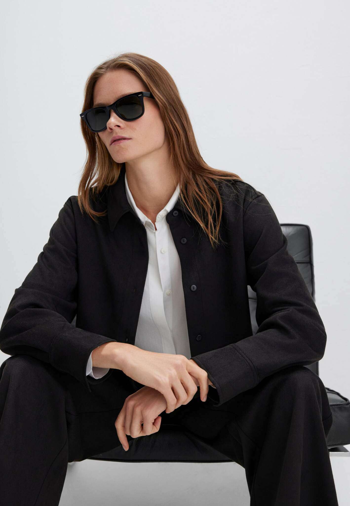 Long Sleeve Woven Shirt in Black Hemden Mavi