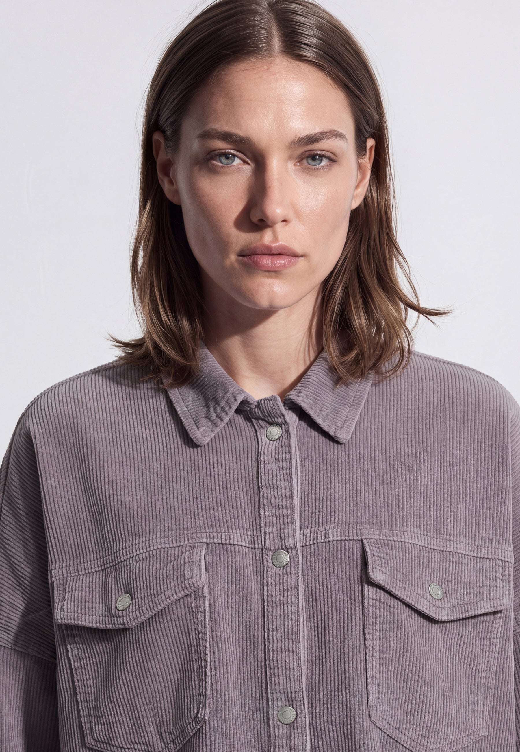 Overshirt Fiona in Volcanic Glass Corduroy