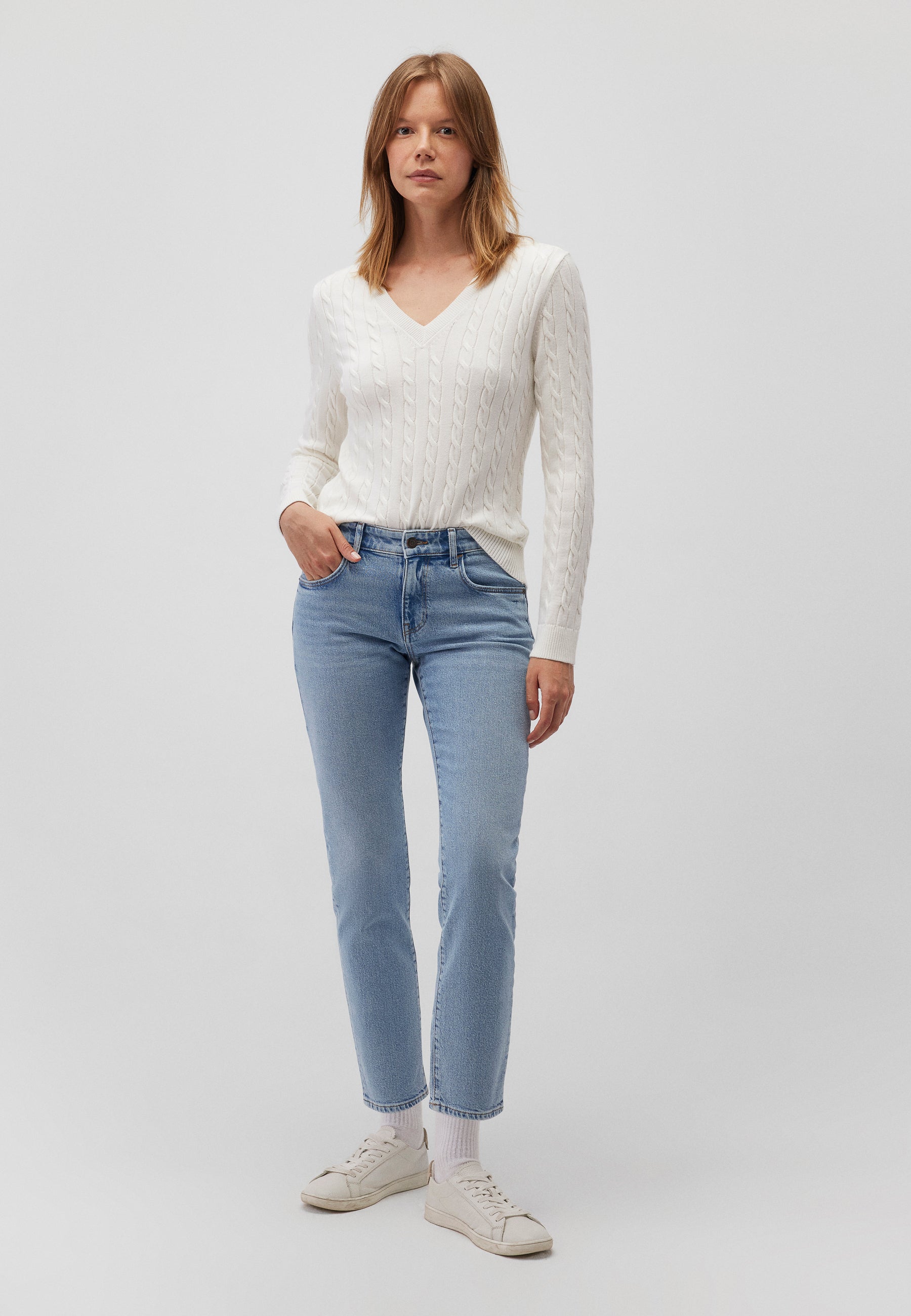 V-Neck Sweater in Antique White Pullover Mavi   