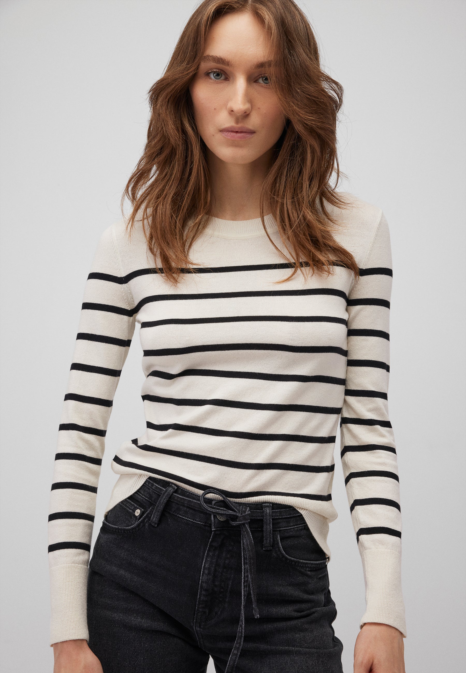 Crew Neck Sweater in Black Stripe Pullover Mavi   