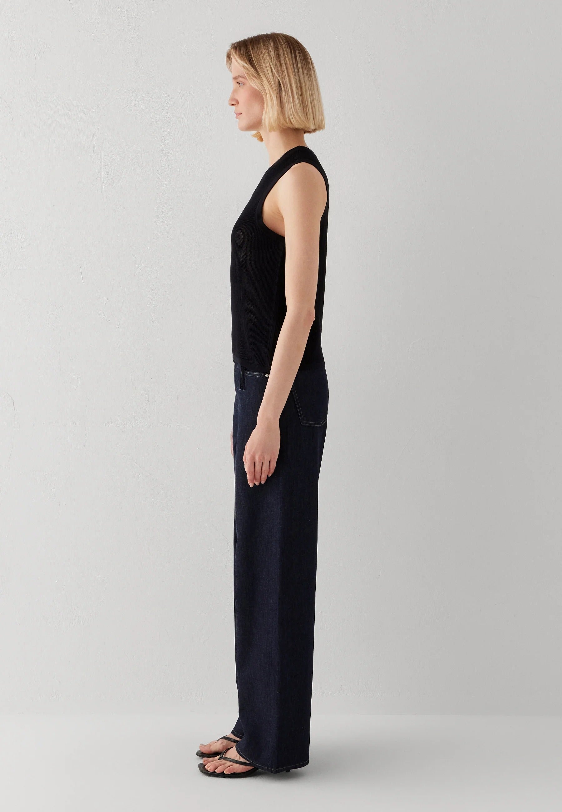 Nonsleeve Tricot in Black Hemden Mavi