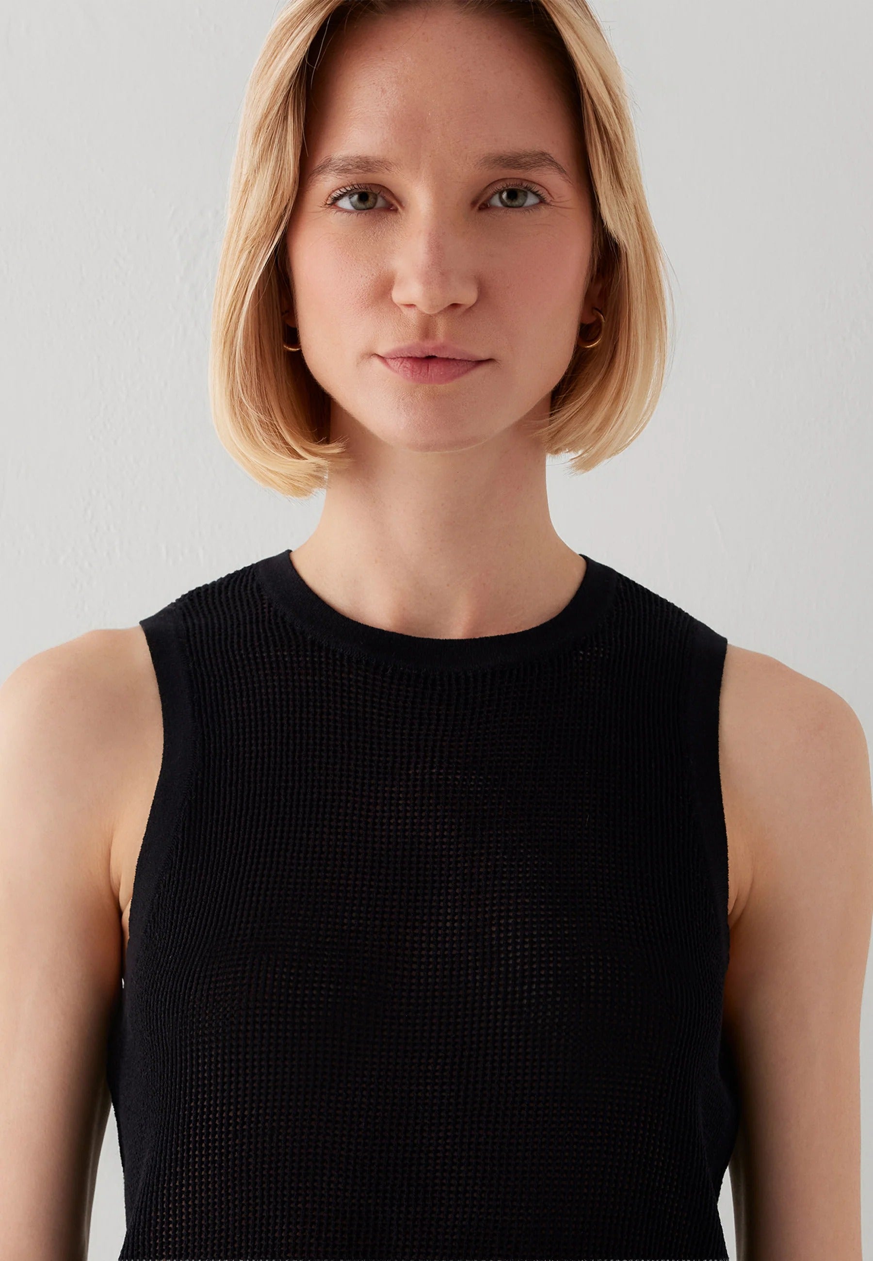 Nonsleeve Tricot in Black Hemden Mavi