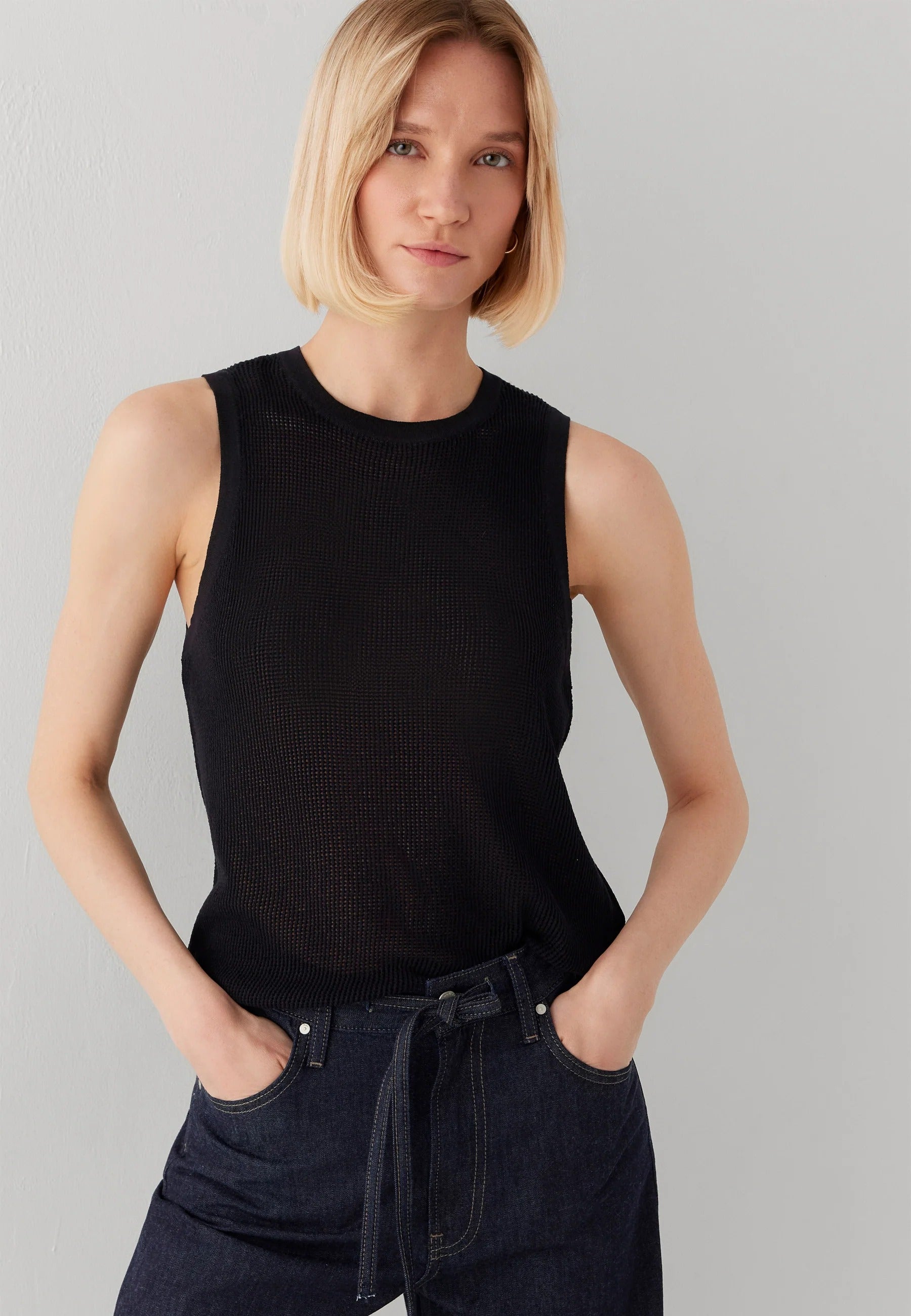 Nonsleeve Tricot in Black Hemden Mavi