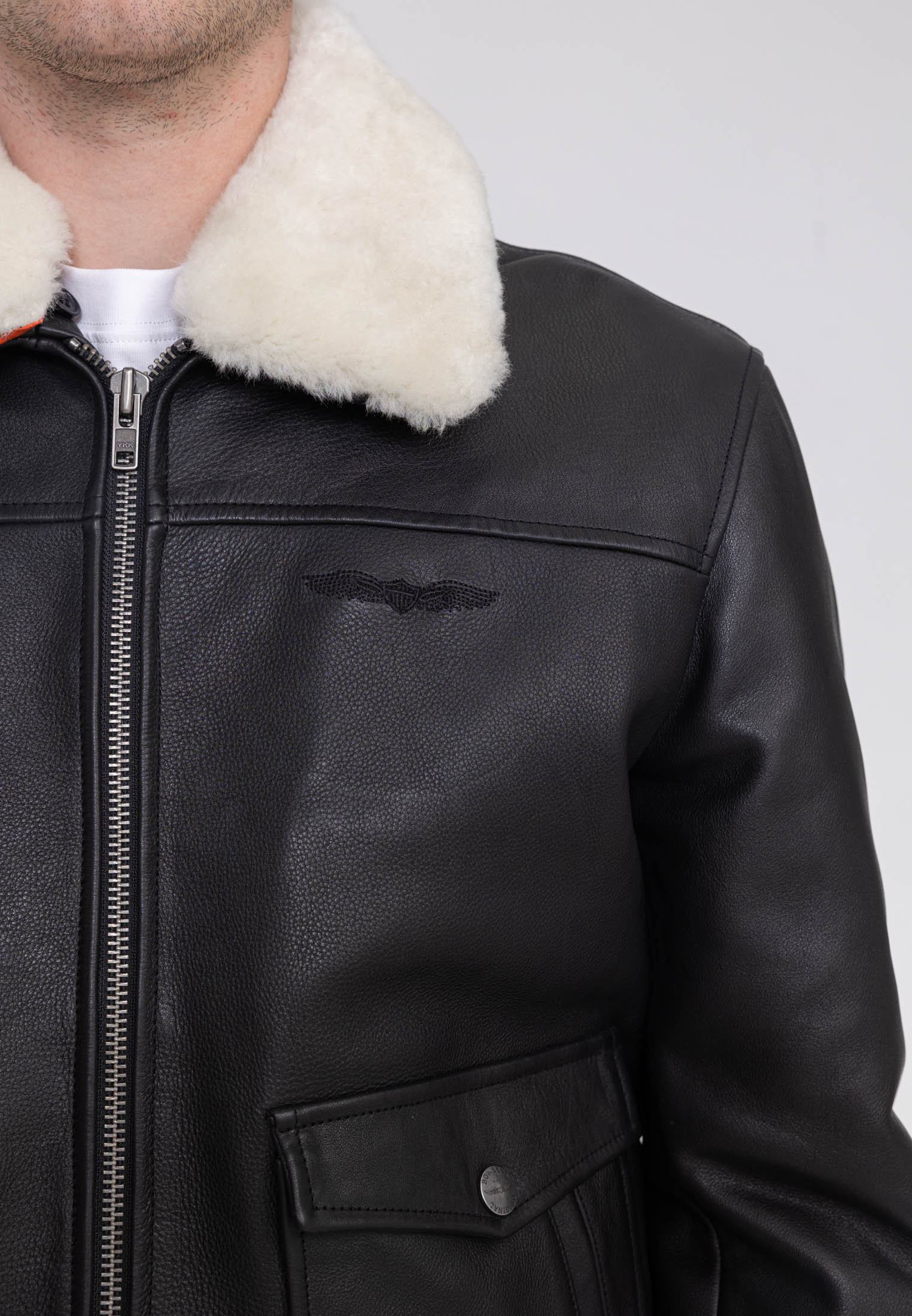 Maverick-M in Black Jacken Bombers Original