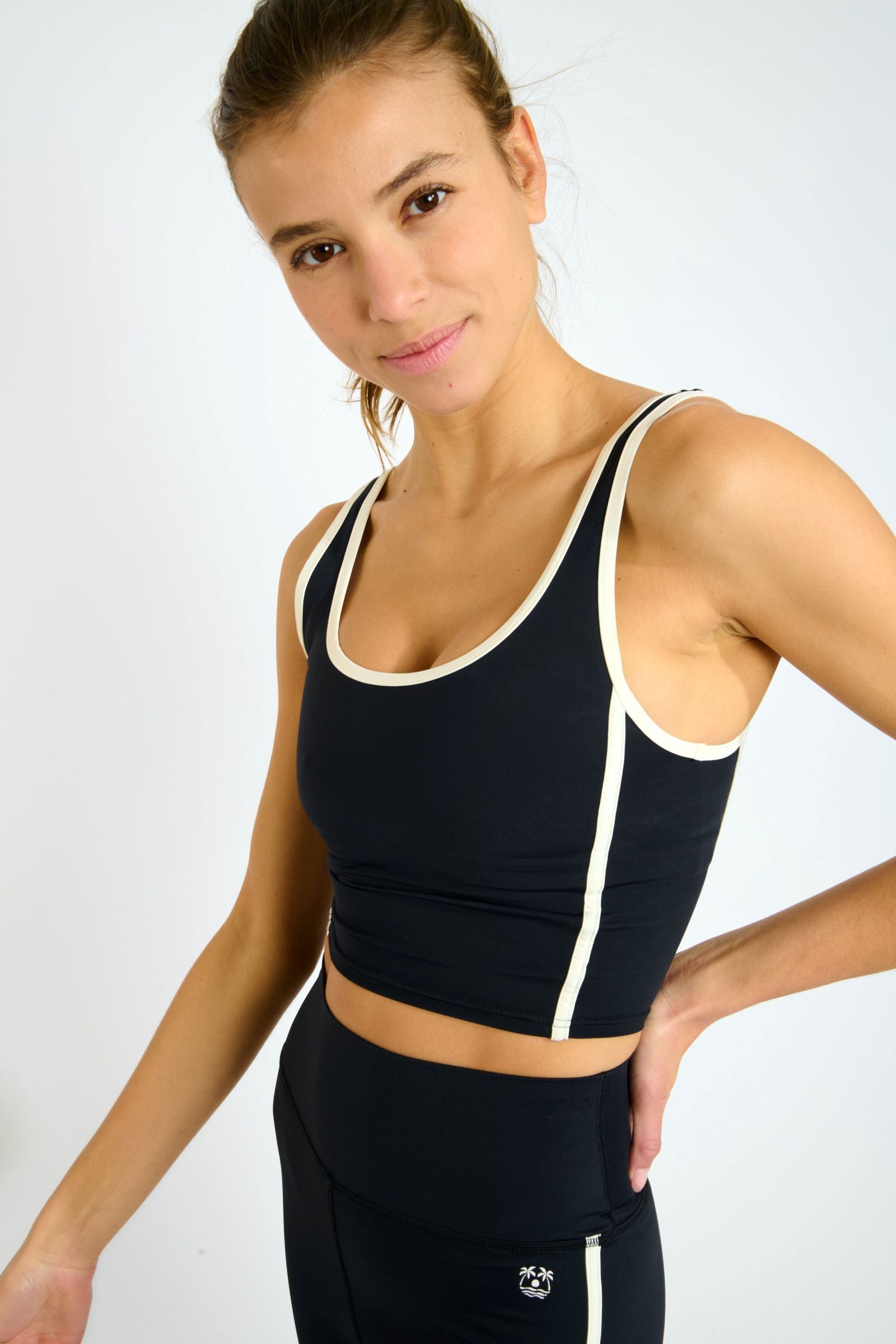 PULSE-WELLFLOW Sport-Top in Noir Sport-BHs Banana Moon