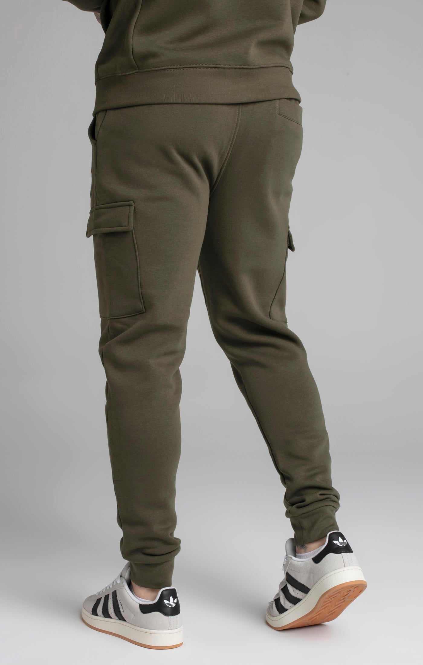 Essential Cargo Jogger in Khaki Hosen SikSilk   