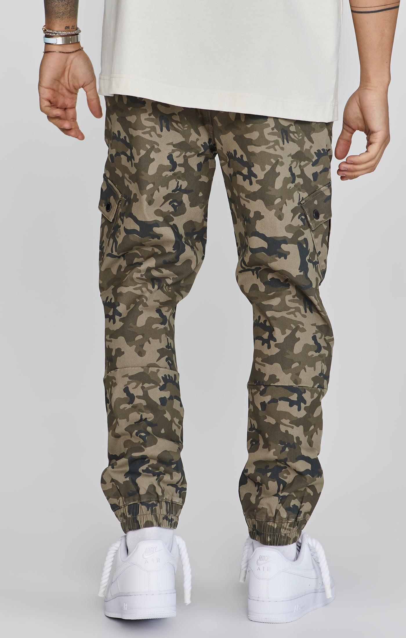 Cargo Pants in Green Camo Hosen SikSilk   