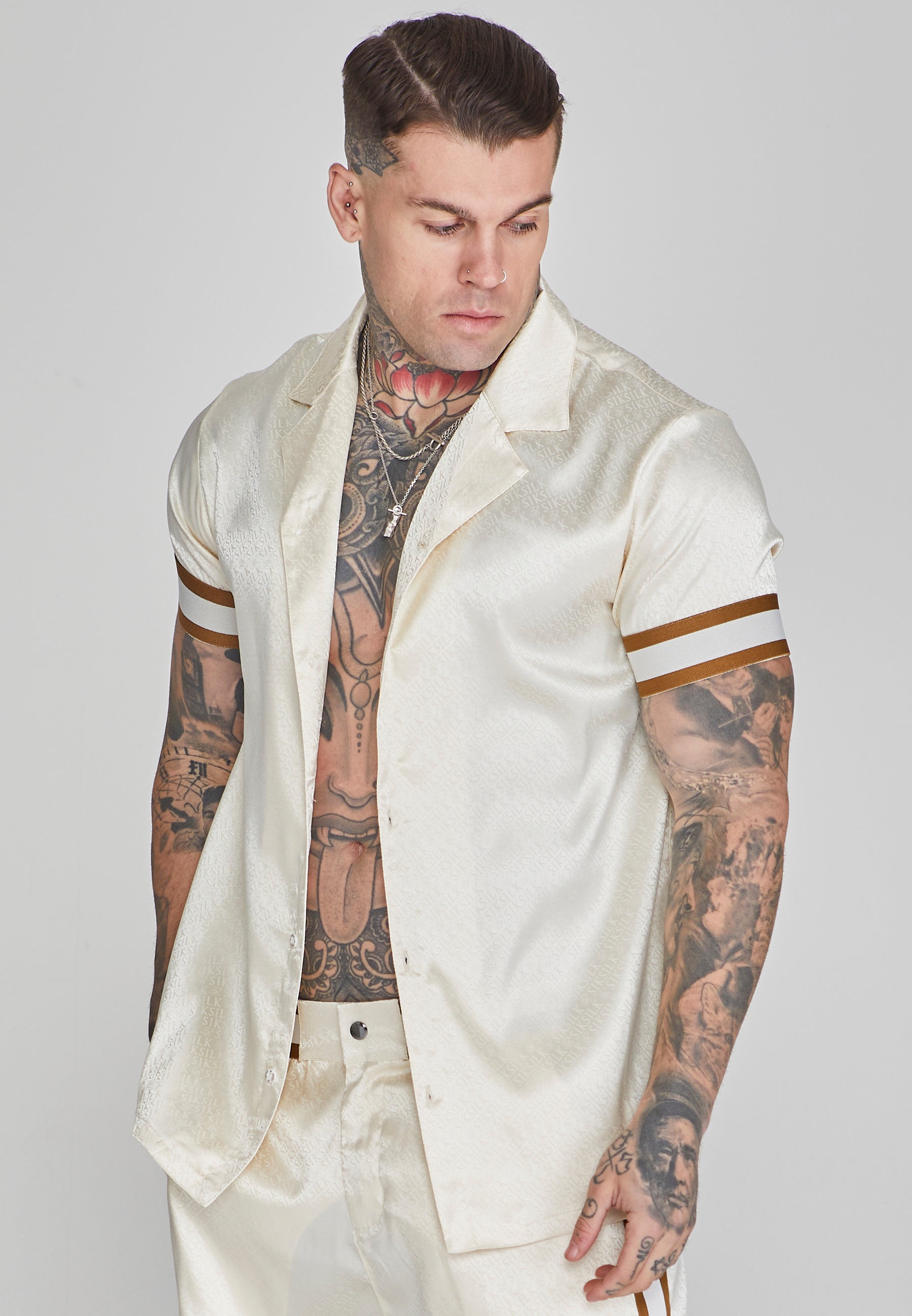 Resort Shirt in Ecru Hemden SikSilk   