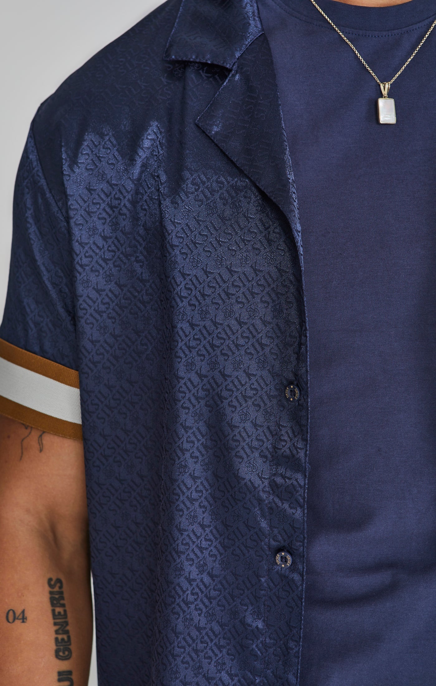 Resort Shirt in Navy Hemden SikSilk   