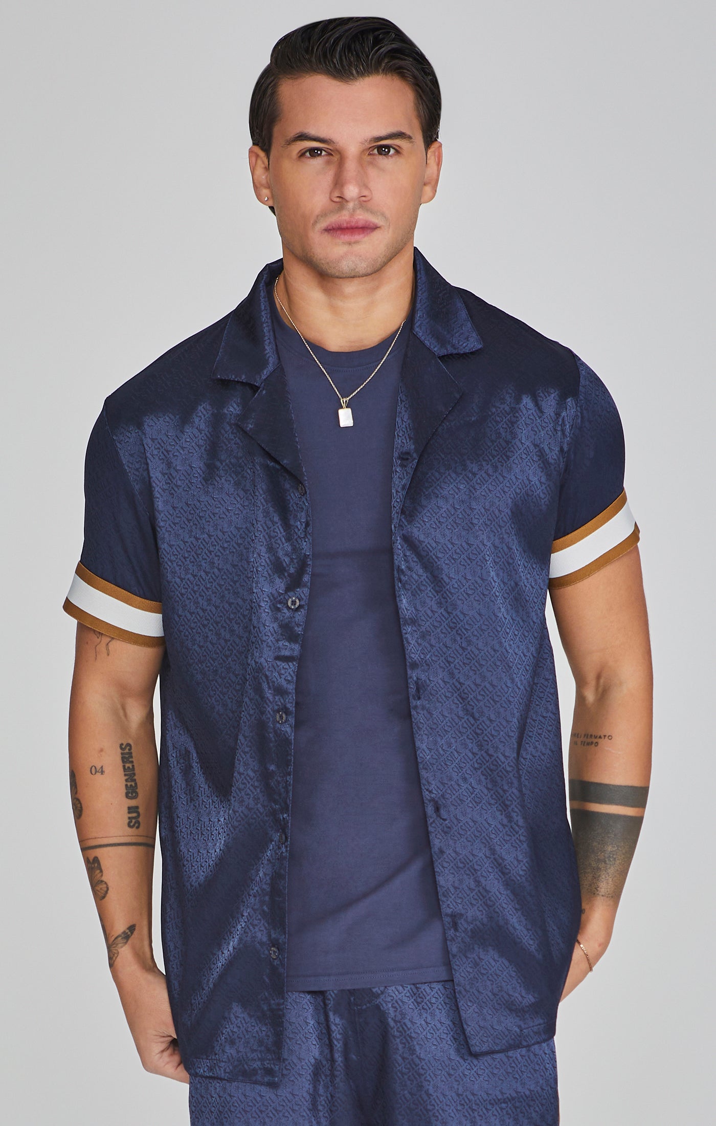 Resort Shirt in Navy Kurzarmhemd SikSilk   