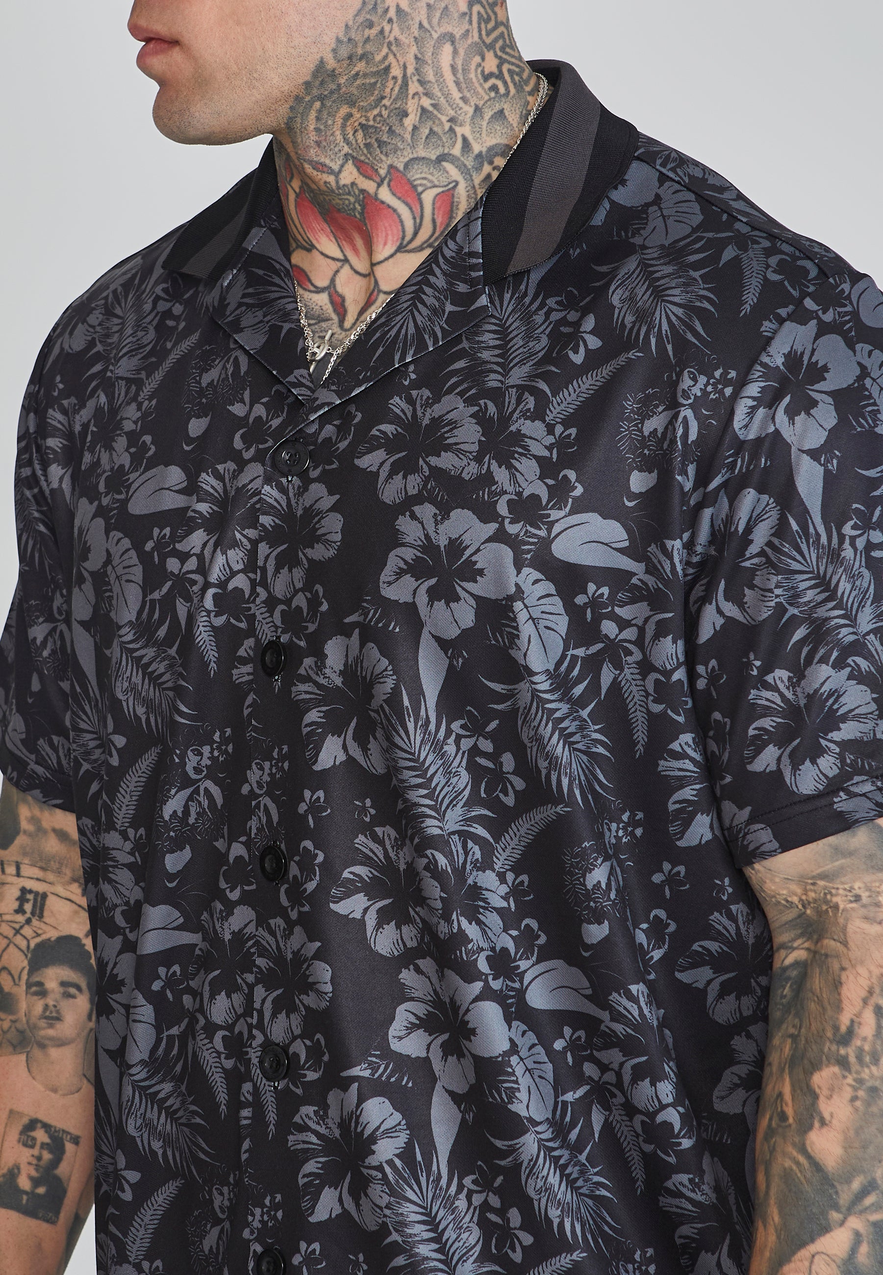 Bowling Shirt in Black Hemden SikSilk   