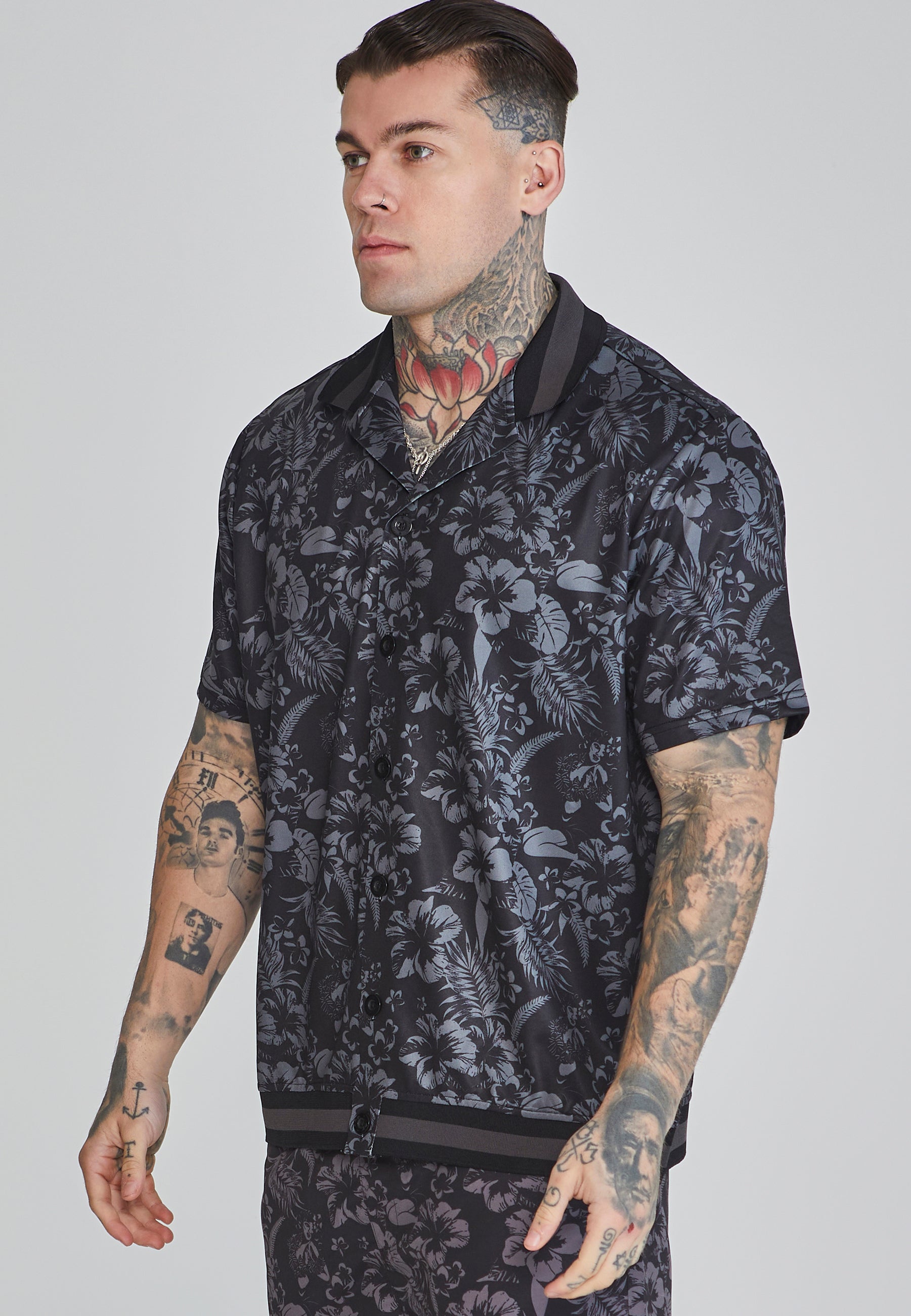 Bowling Shirt in Black Hemden SikSilk   