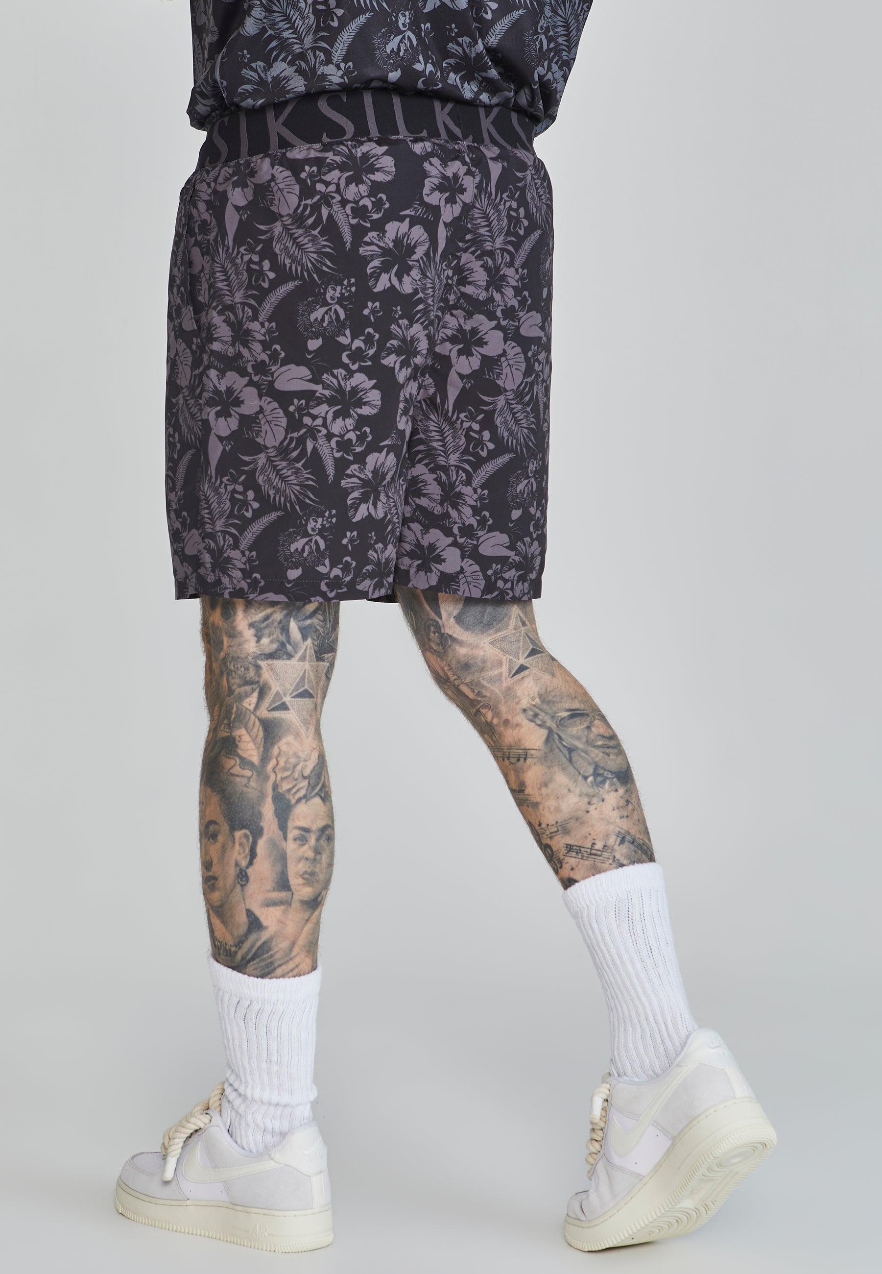 Swim Shorts in Black Badehosen SikSilk   