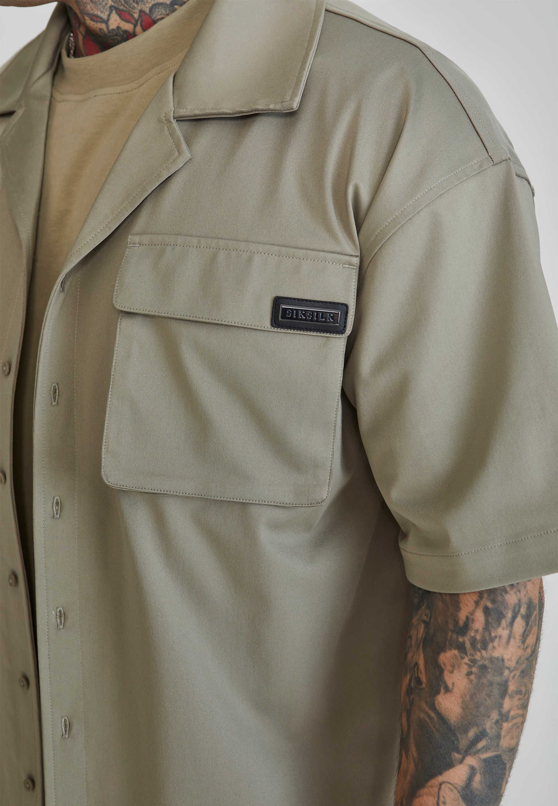 Flight Utility Shirt in Khaki Hemden SikSilk   