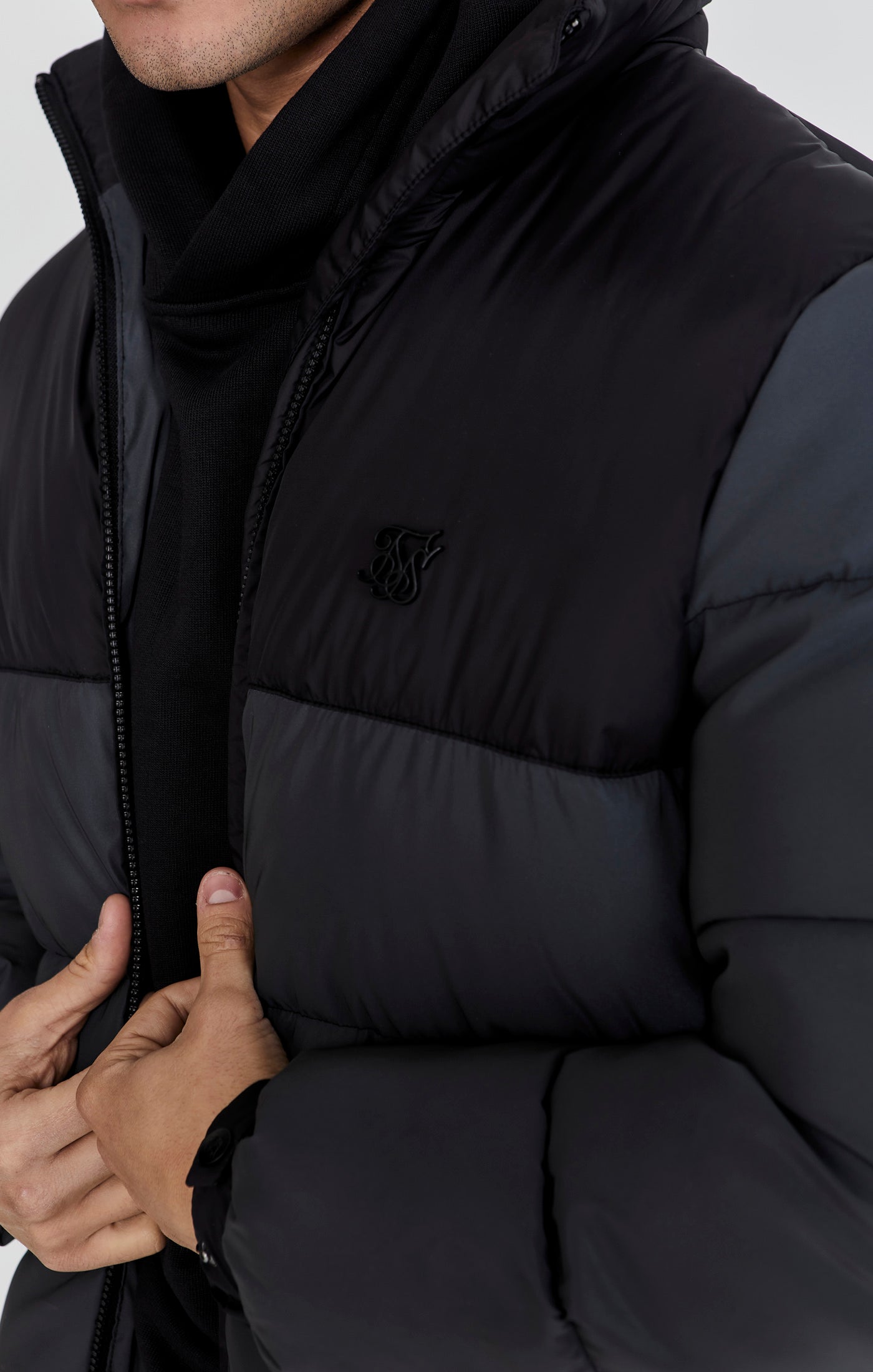 Puffer Jacket in Black Jacken SikSilk   