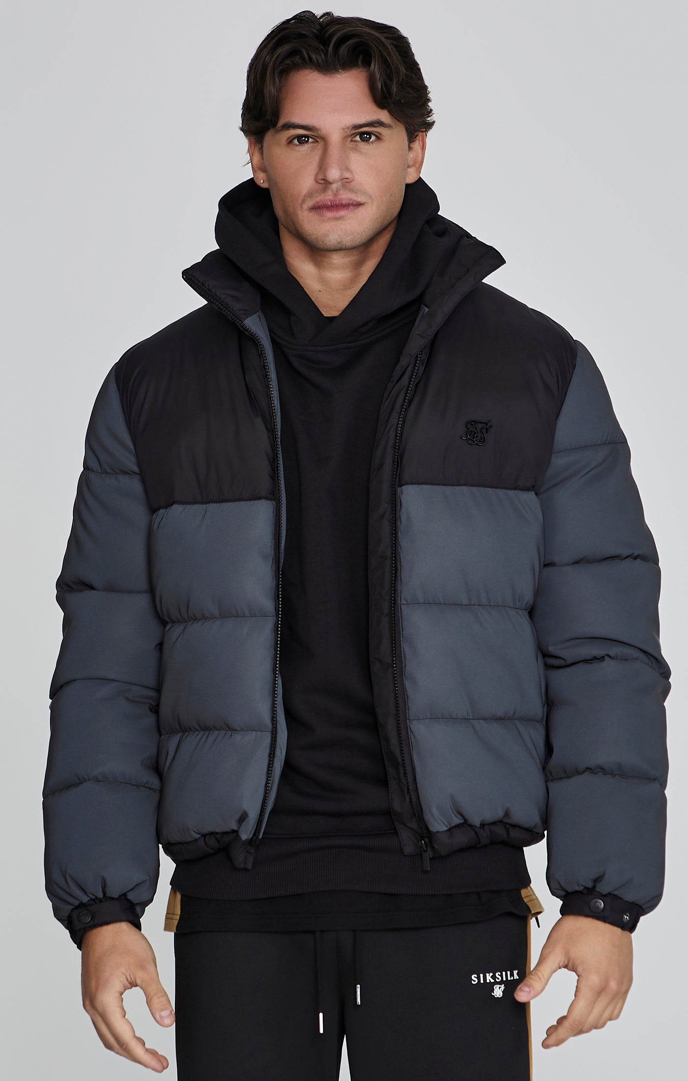 Puffer Jacket in Black Jacken SikSilk   