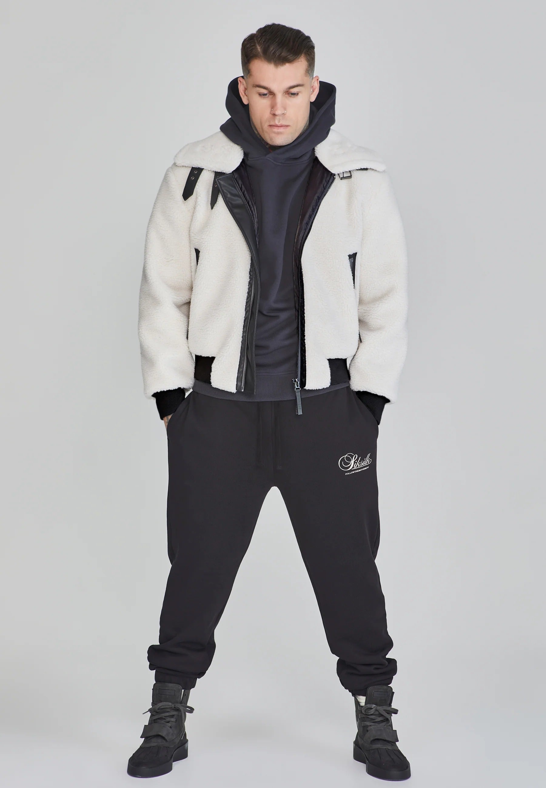 Bomber Jacket in Ecru Jacken SikSilk