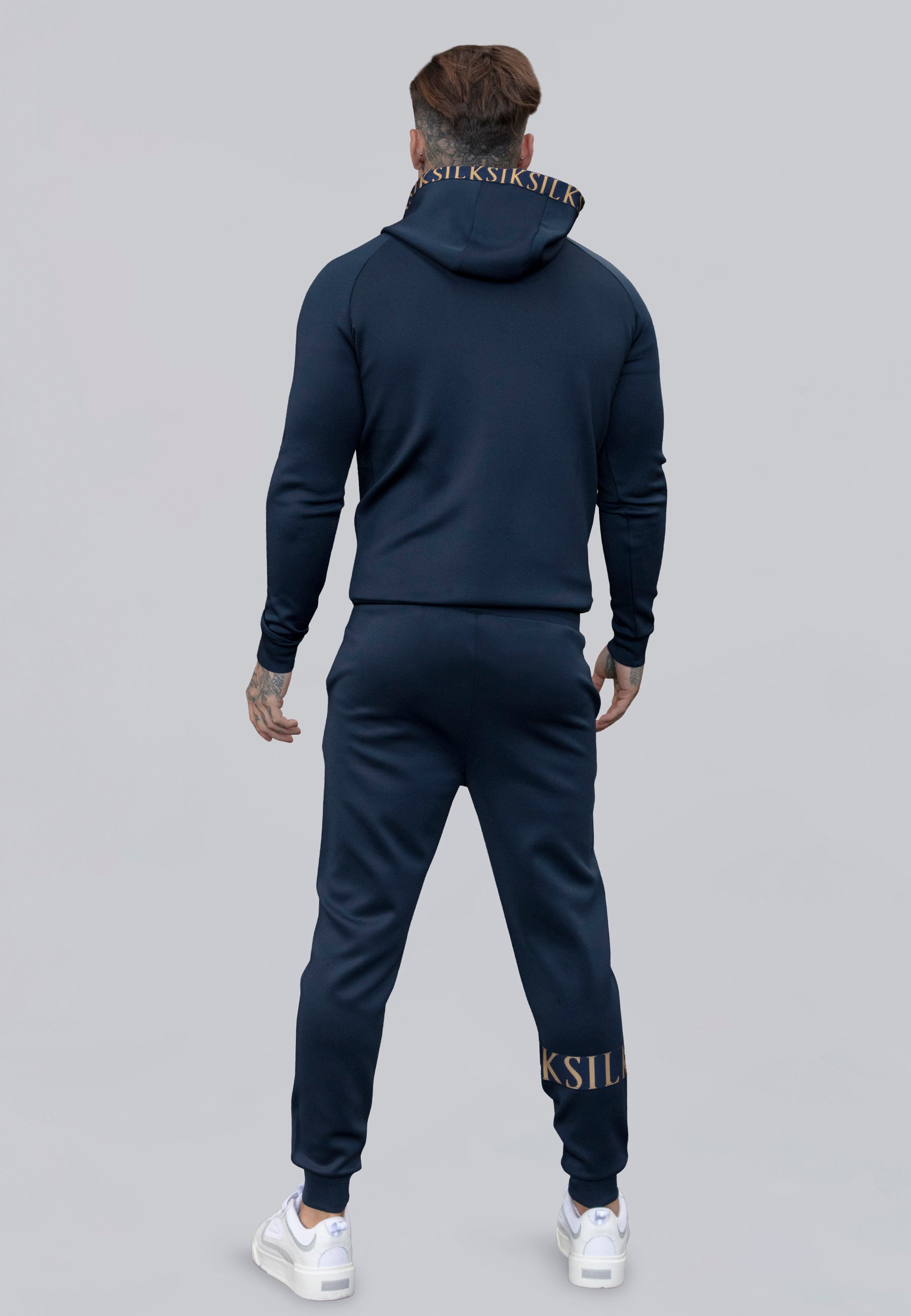 Dynamic Joggers in Navy Hosen SikSilk   