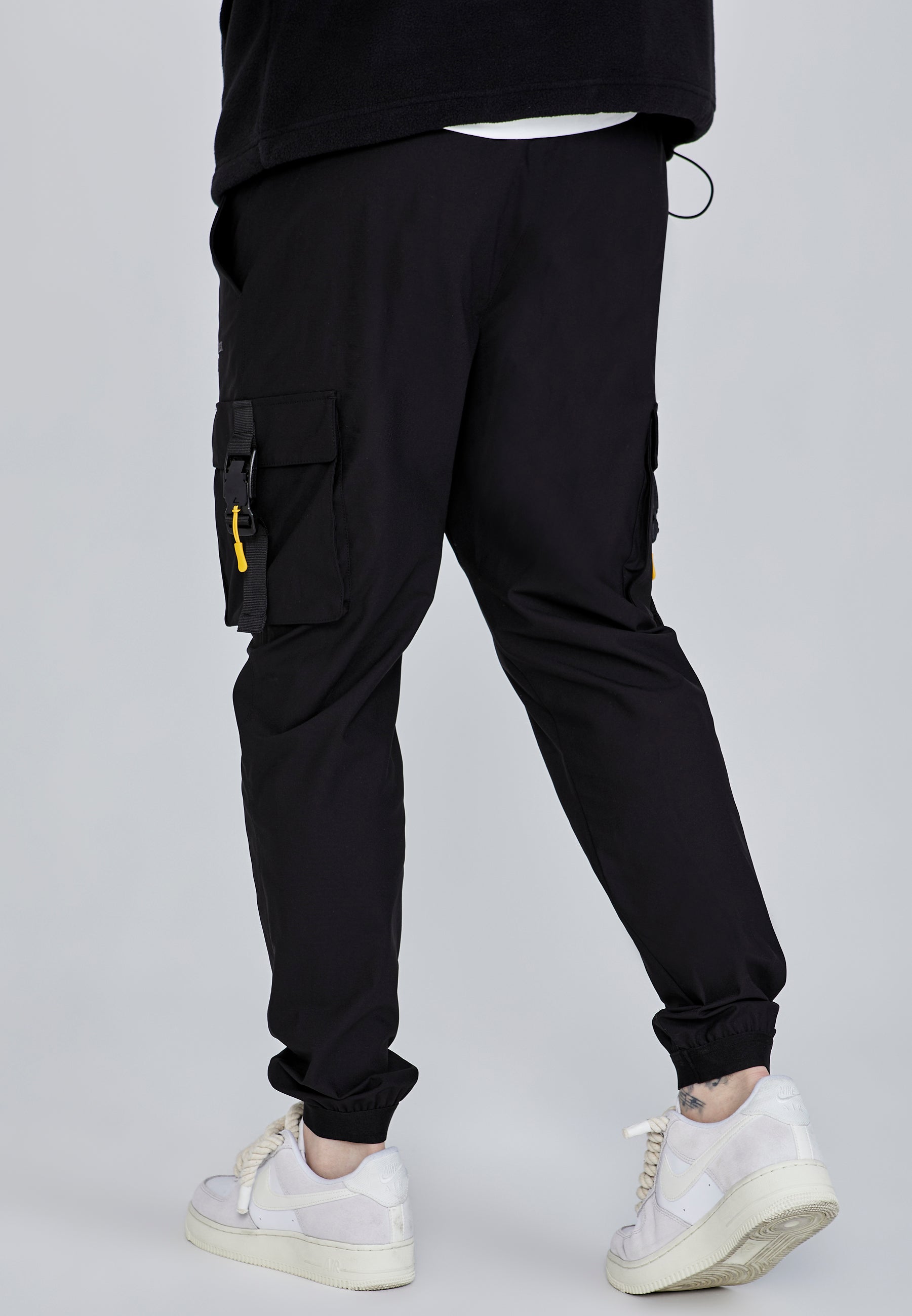 Cargo Pants in Black Hosen SikSilk   