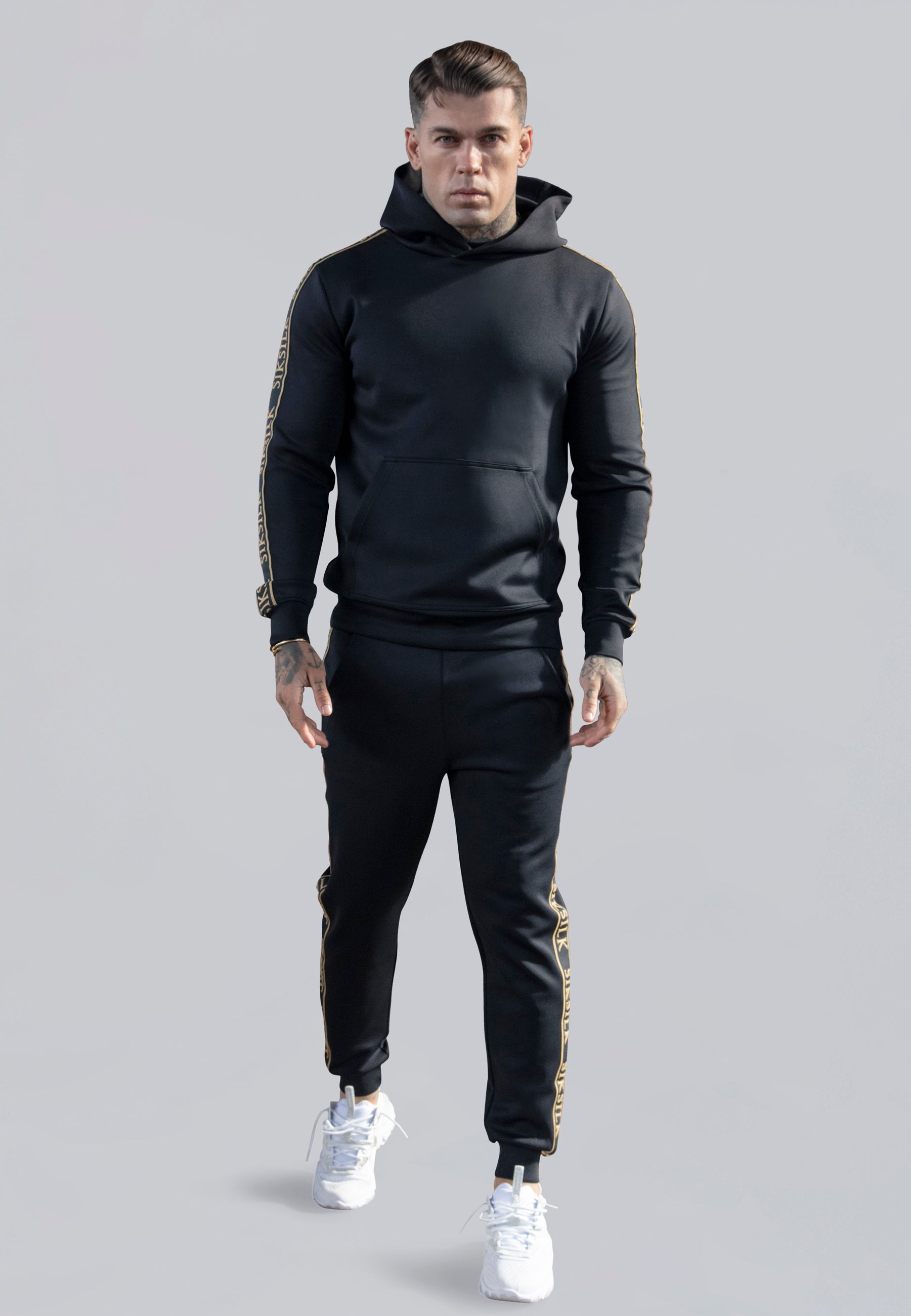 Pullover Hoodie in Black Kapuzenpullover SikSilk   