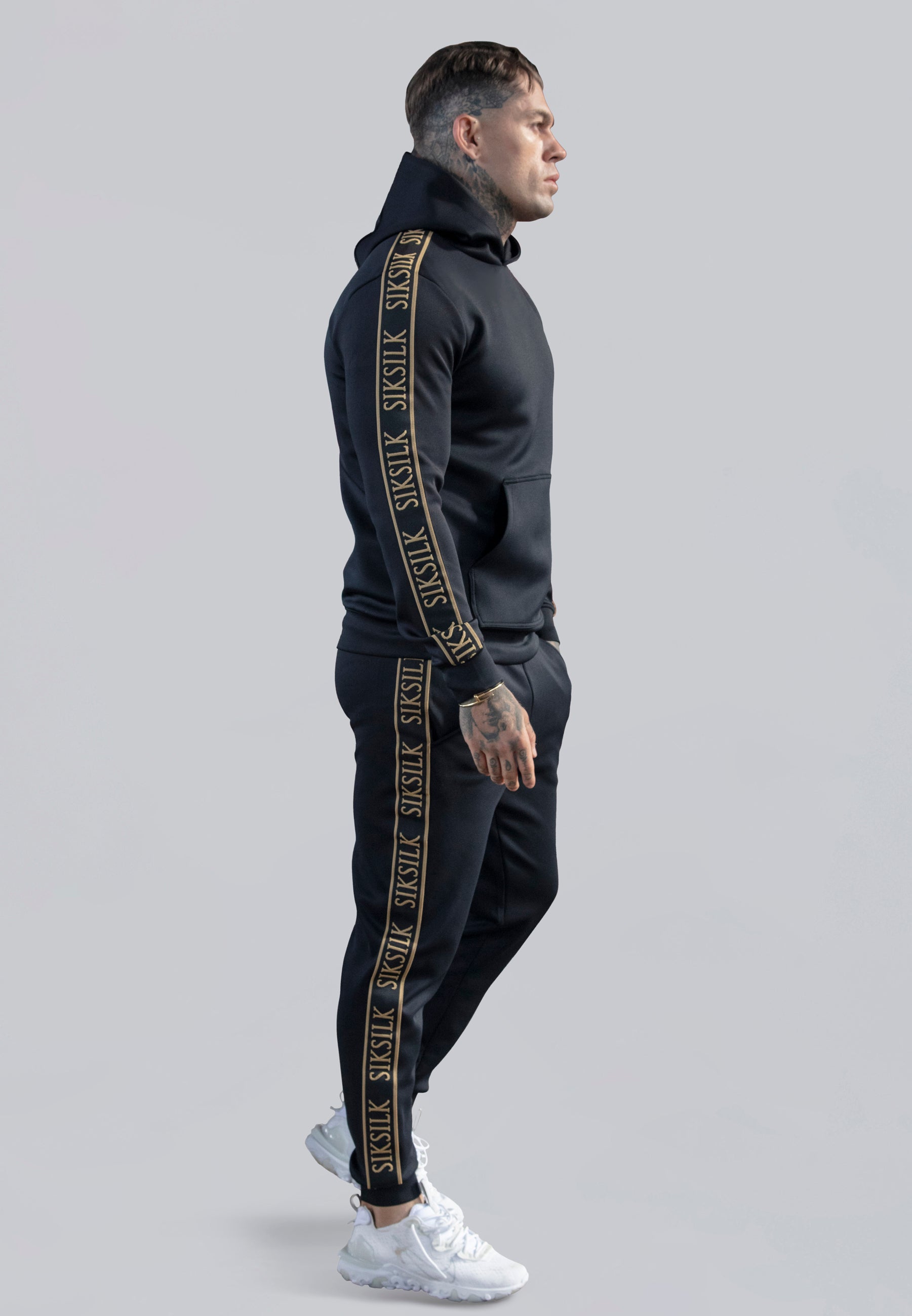 Pullover Hoodie in Black Kapuzenpullover SikSilk   