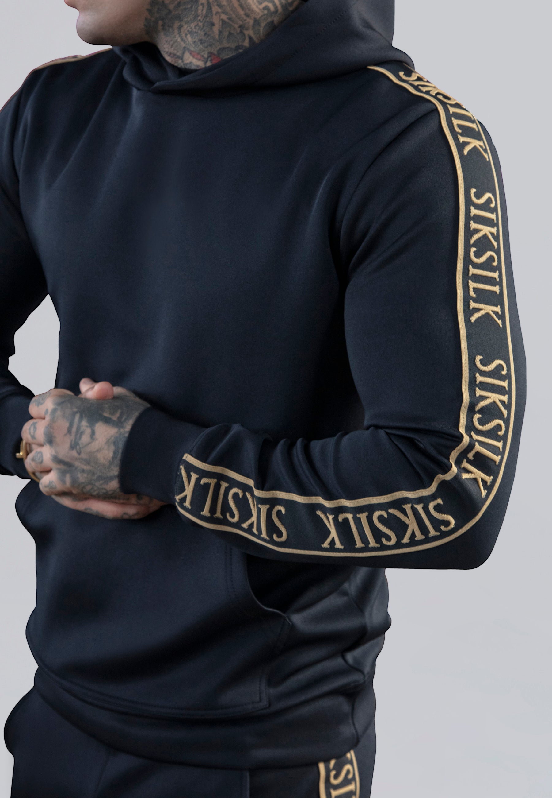 Pullover Hoodie in Black Kapuzenpullover SikSilk   