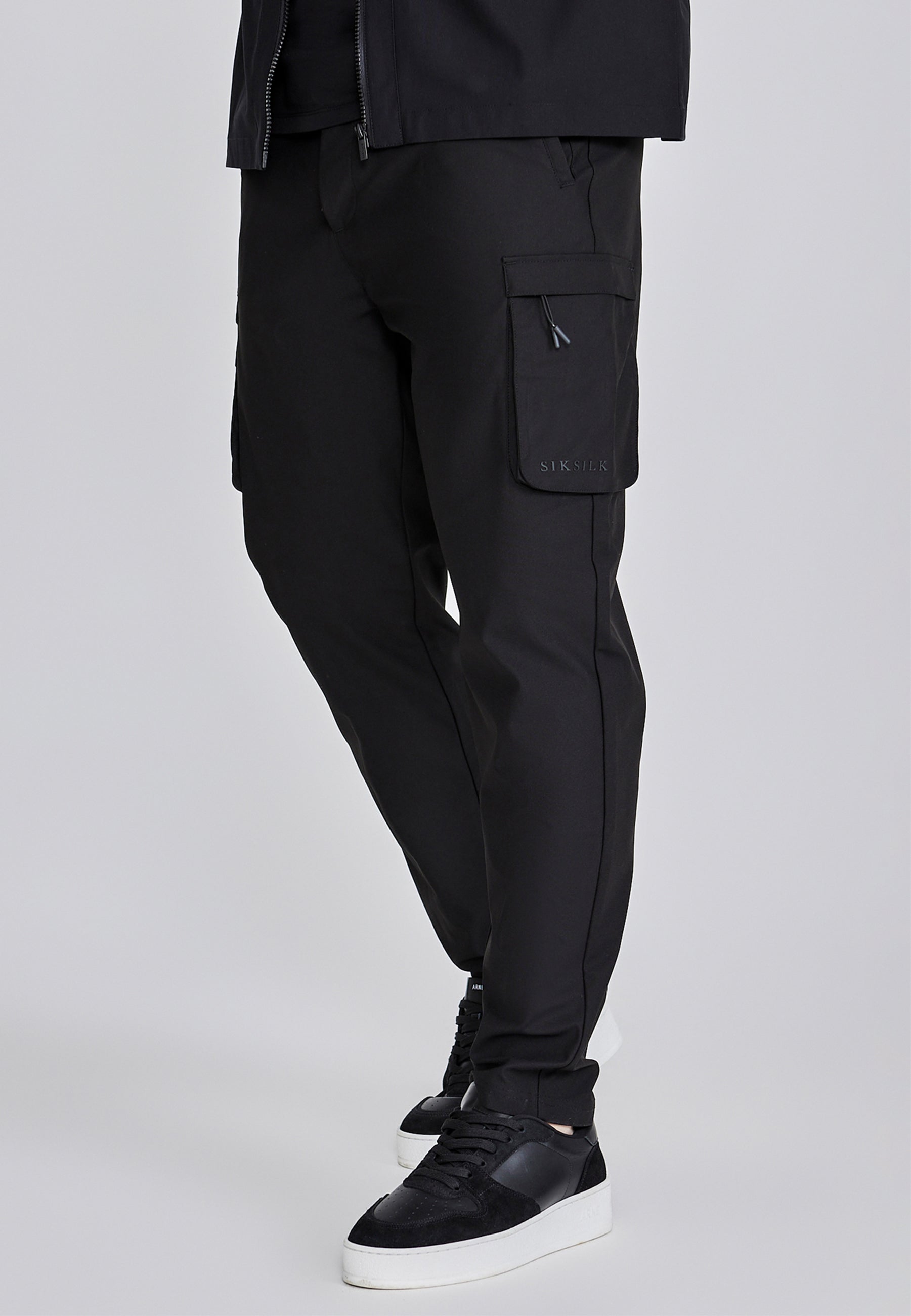 Smart Cargo Pants in Black Hosen SikSilk