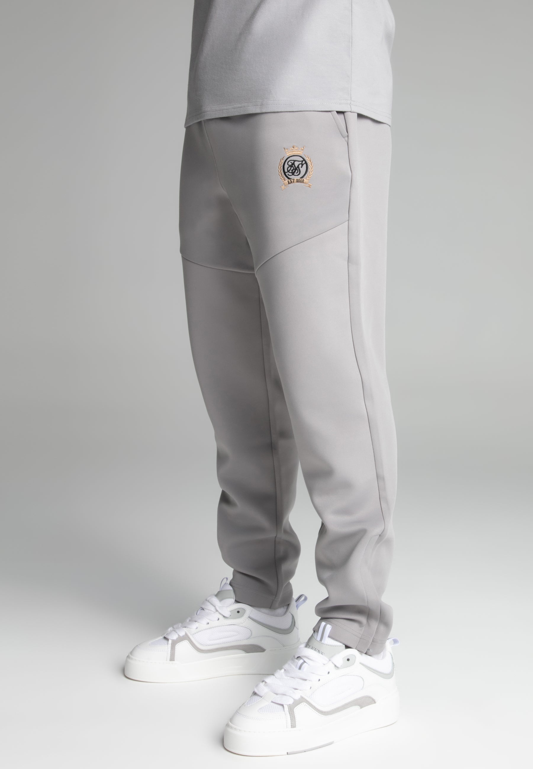 Track Pants in Grey Hosen SikSilk