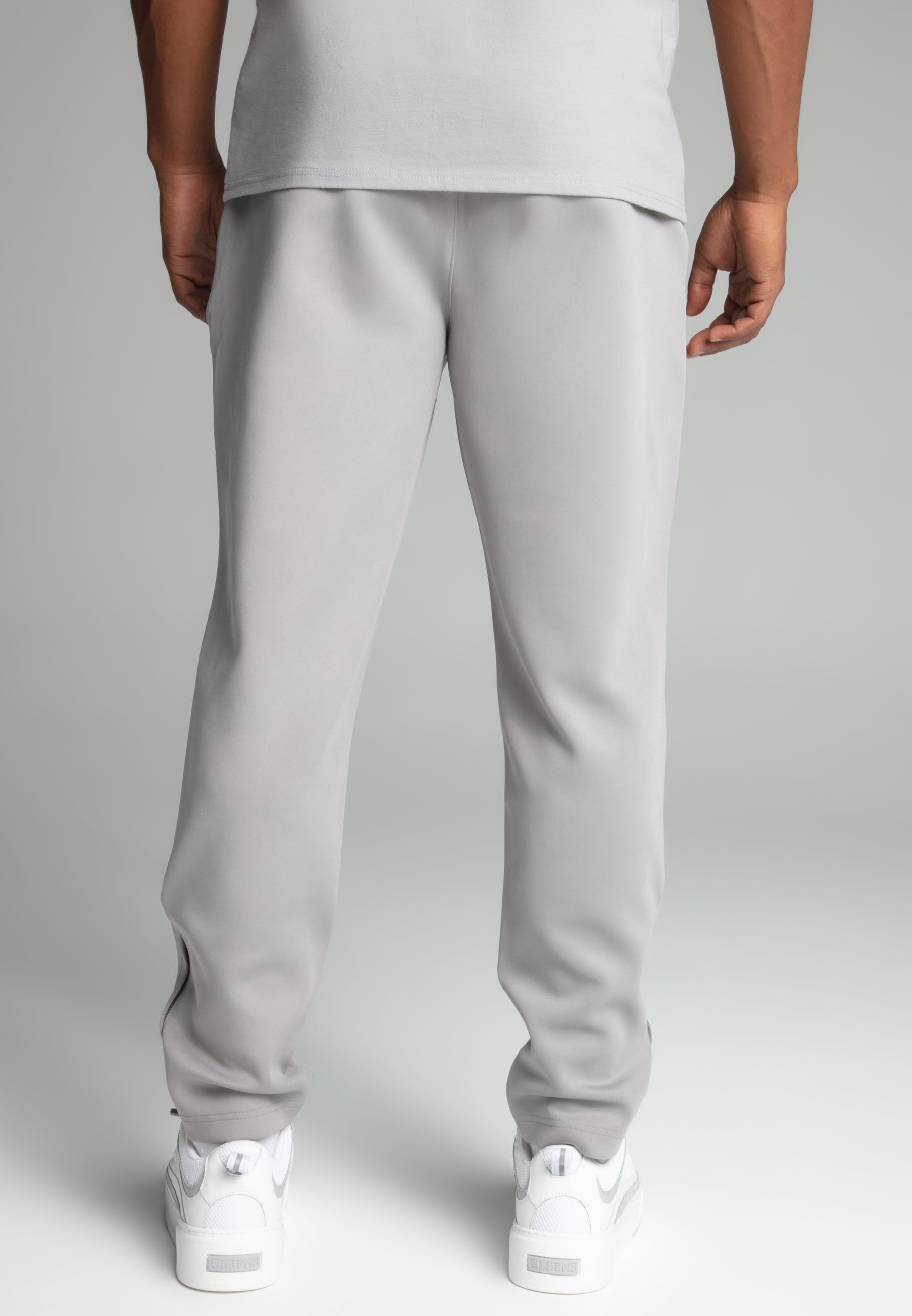 Track Pants in Grey Hosen SikSilk