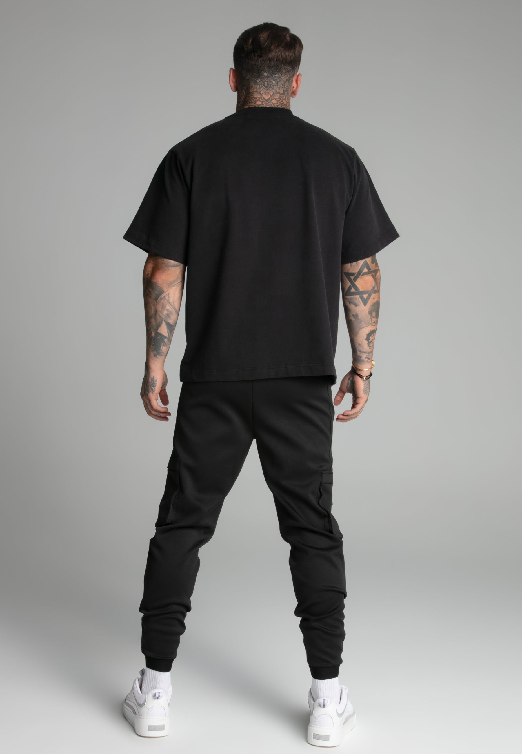 Cargo Joggers in Black Hosen SikSilk