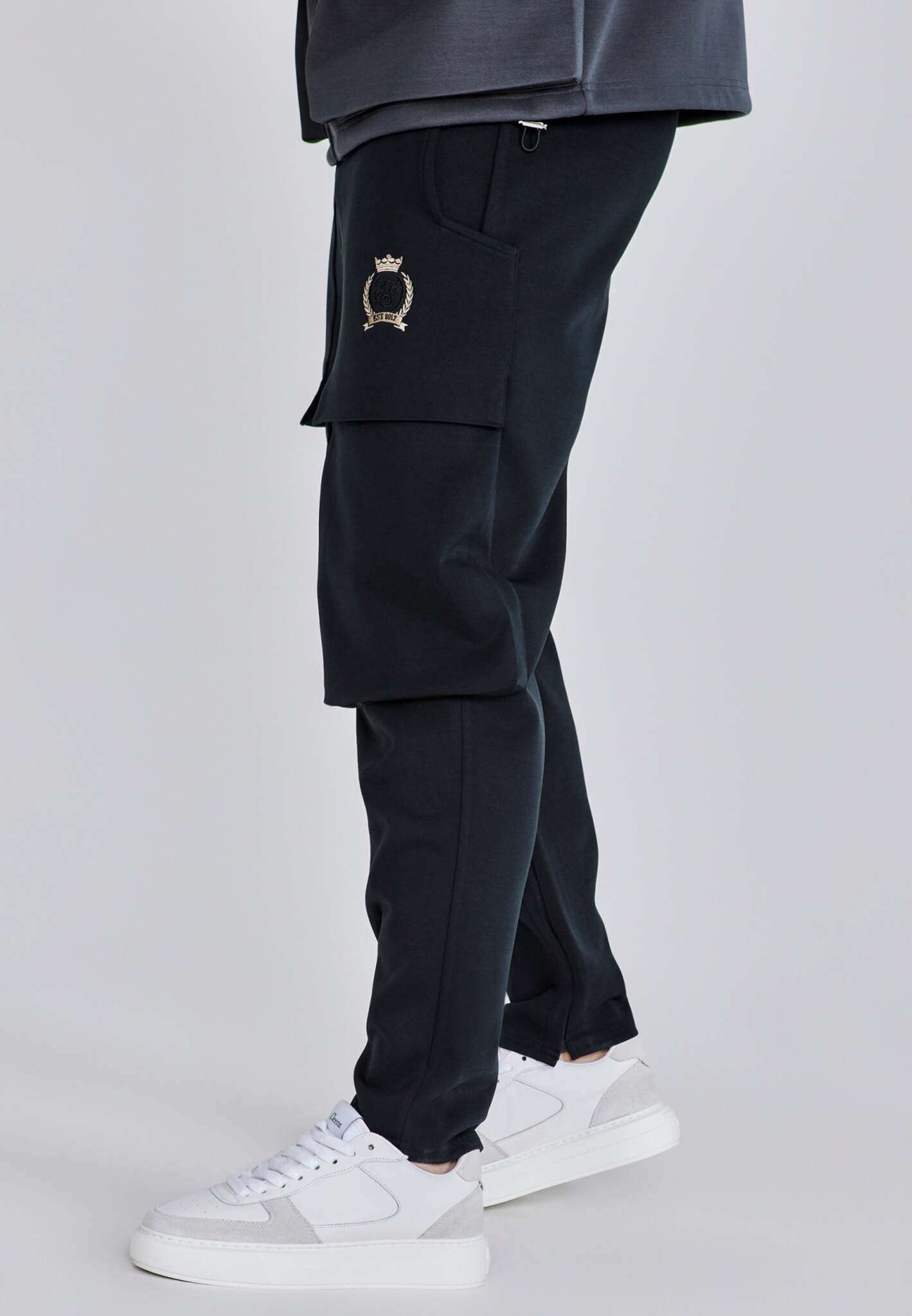 Utility Pants in Black Hosen SikSilk