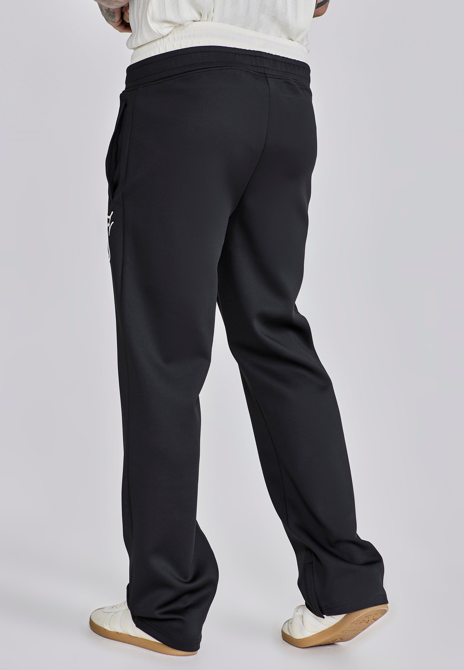 Track Pants in Black Hosen SikSilk