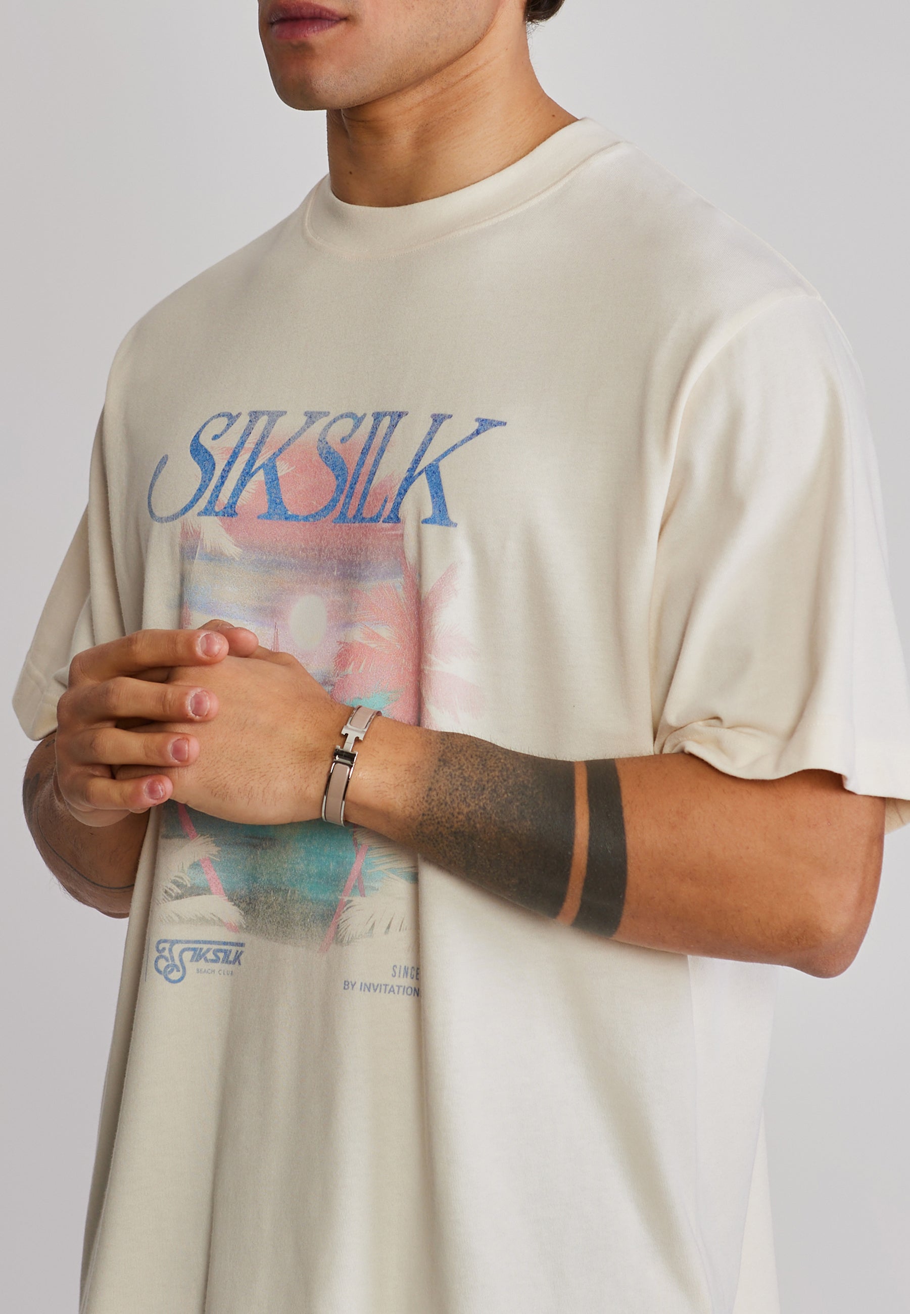 Graphic T-Shirt in Ecru T-Shirts SikSilk
