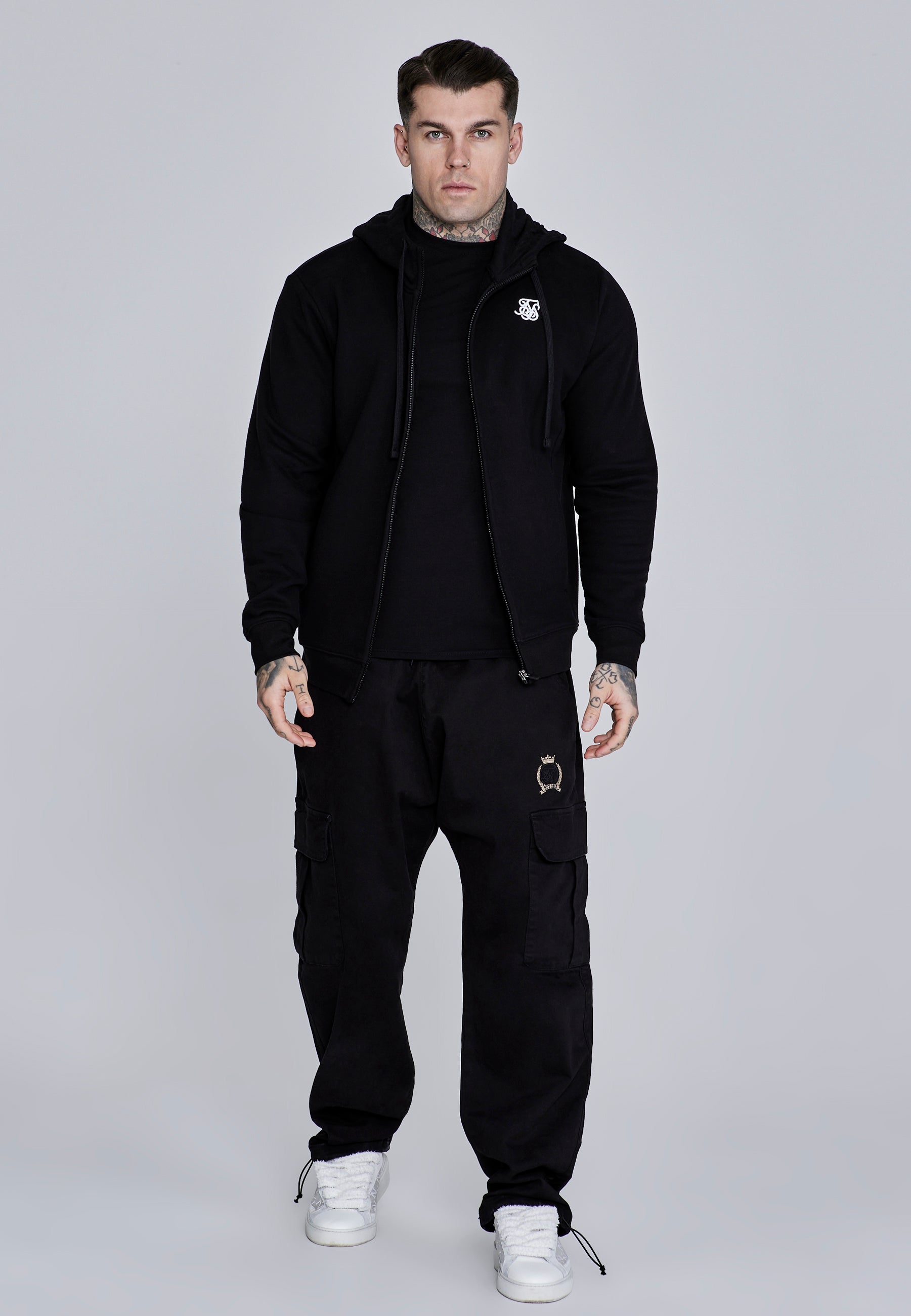 Essentials Full Zip Hoodie in Black Sweatjacken SikSilk